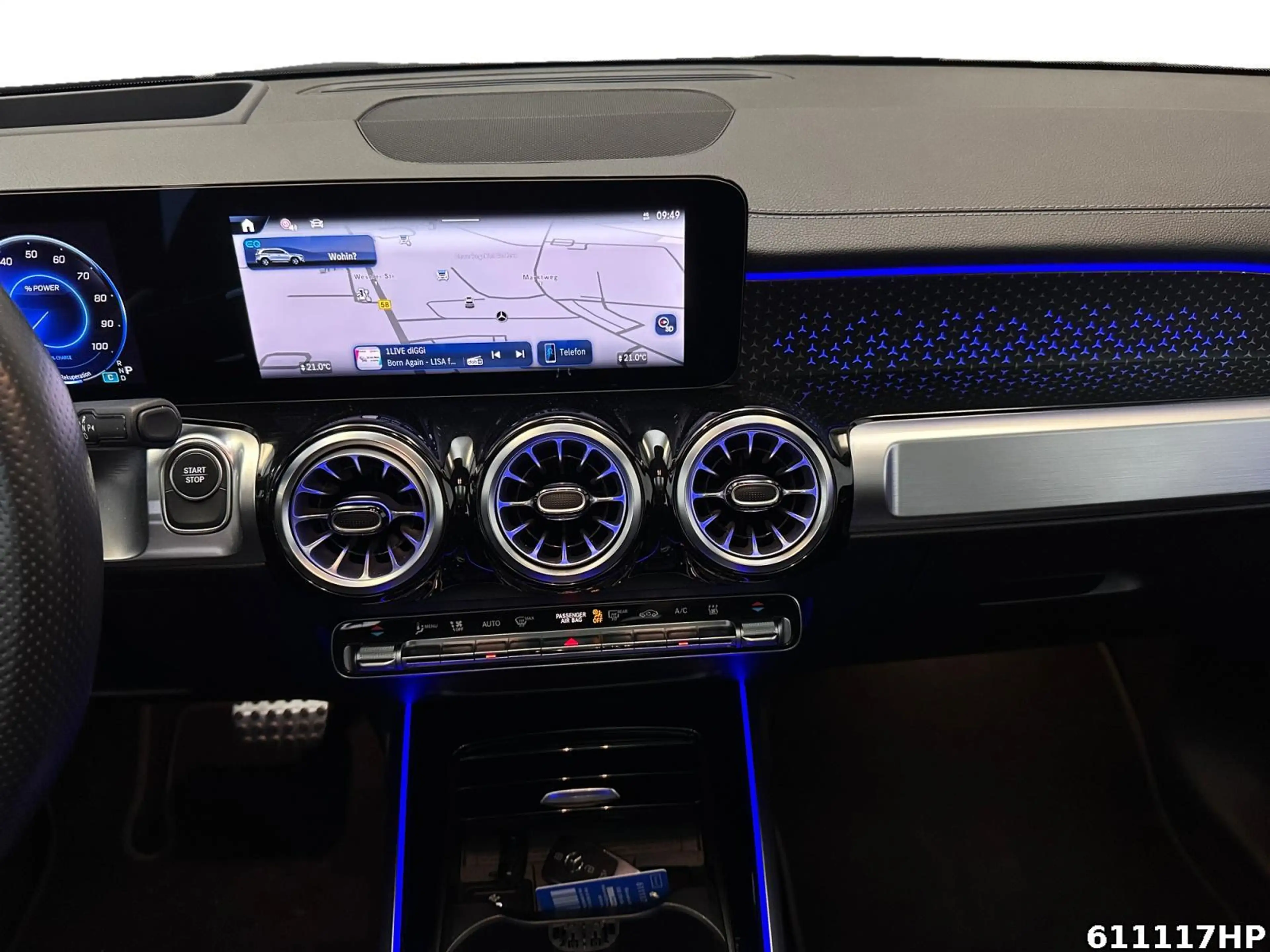 Mercedes-Benz EQB 350 4M AMG Night 7 Sitzer Pano HUD 360° 20" — photo 14