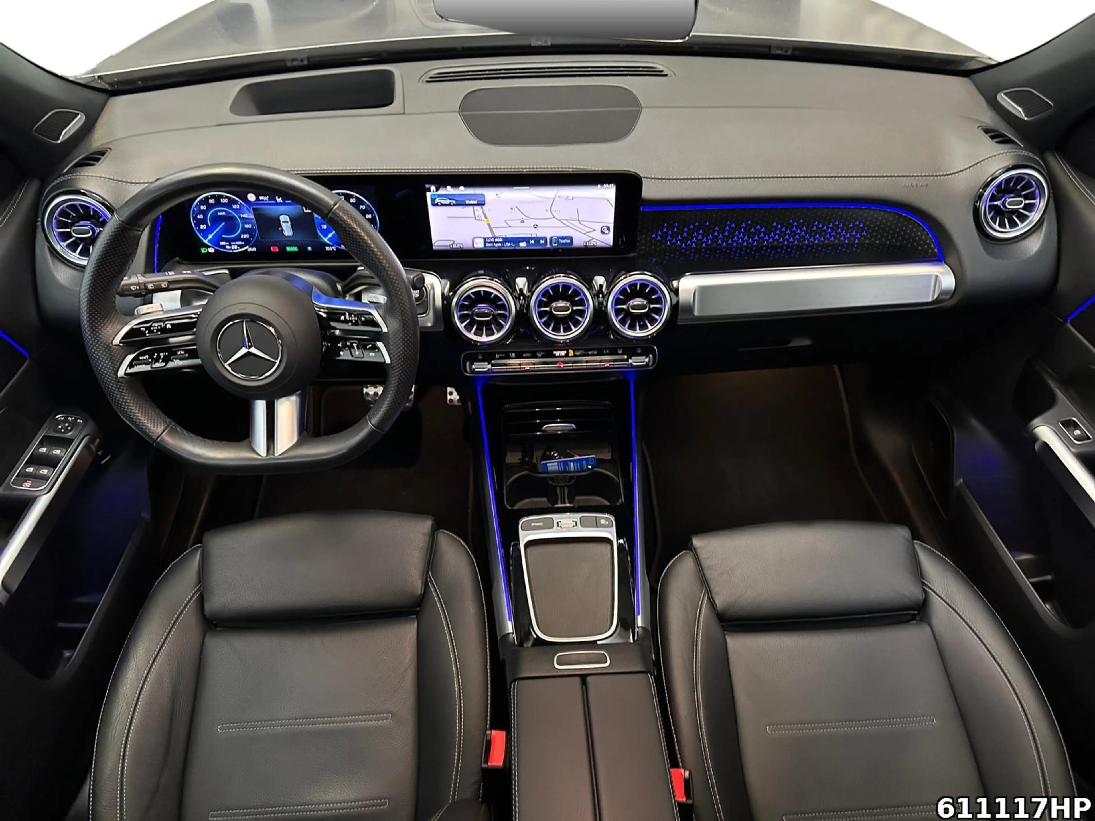 Mercedes-Benz EQB 350 4M AMG Night 7 Sitzer Pano HUD 360° 20" — photo 12