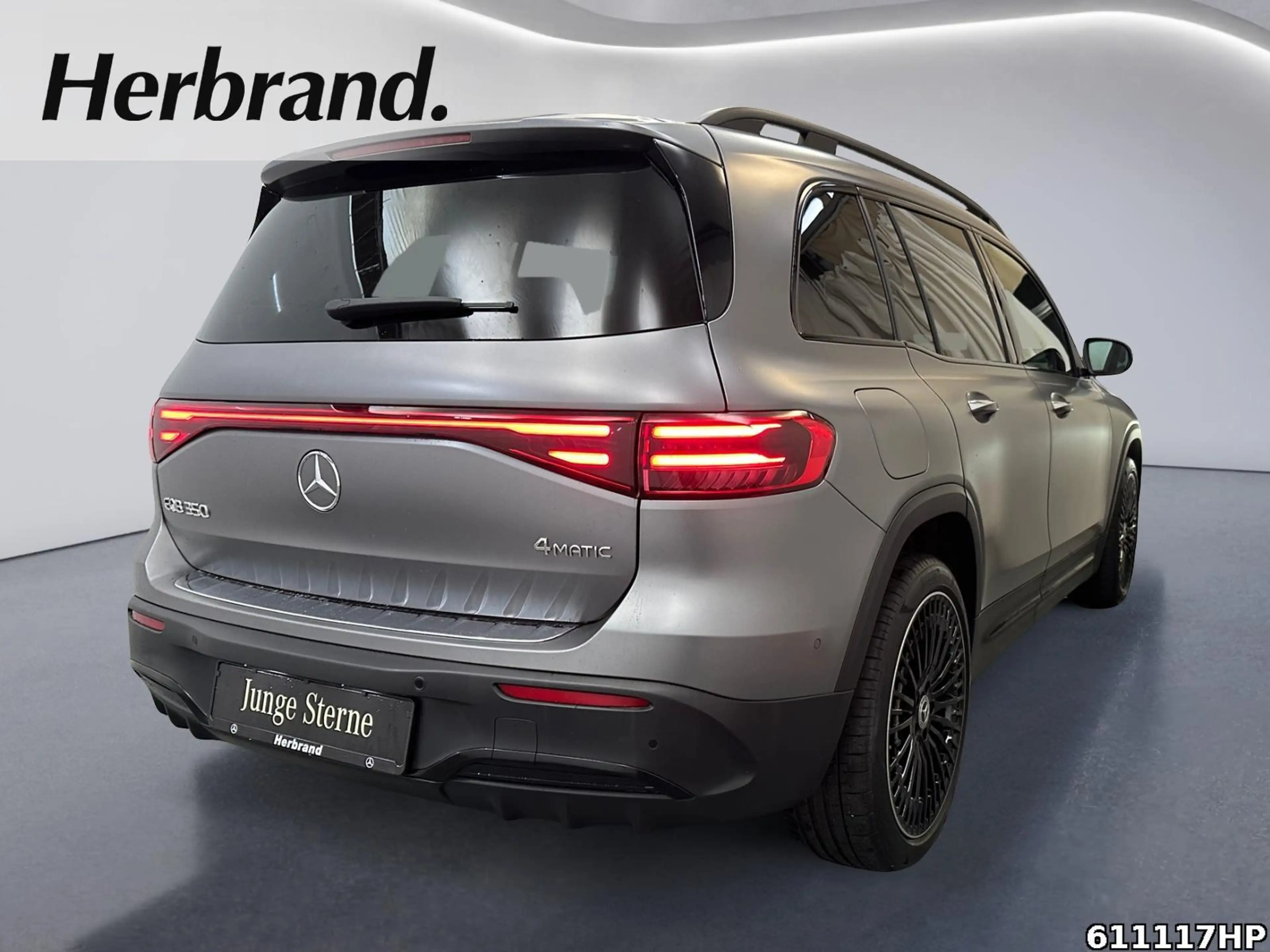 Mercedes-Benz EQB 350 4M AMG Night 7 Sitzer Pano HUD 360° 20" — photo 3