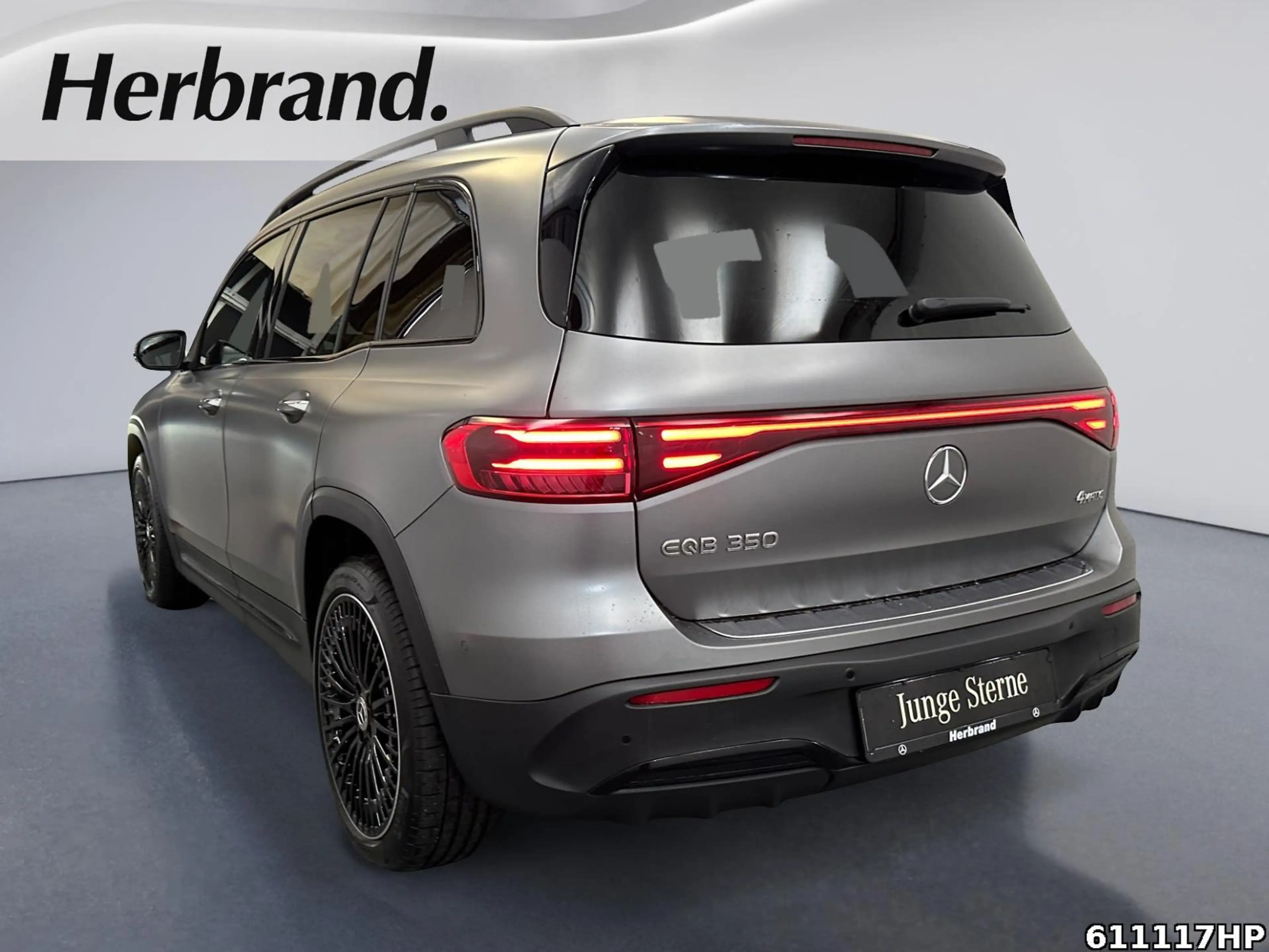 Mercedes-Benz EQB 350 4M AMG Night 7 Sitzer Pano HUD 360° 20" — photo 4
