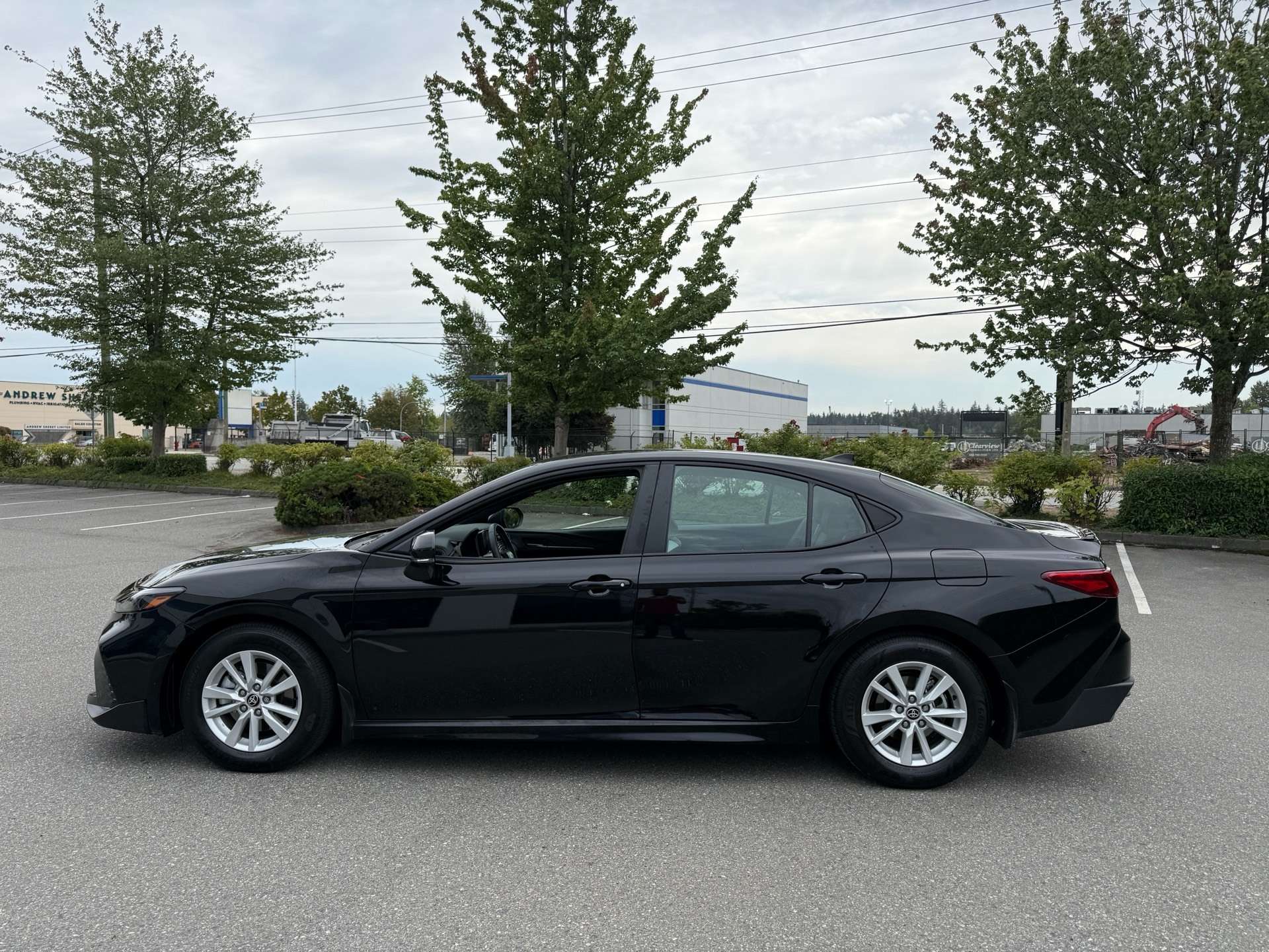 2026 Toyota Camry SE CVT — photo 1