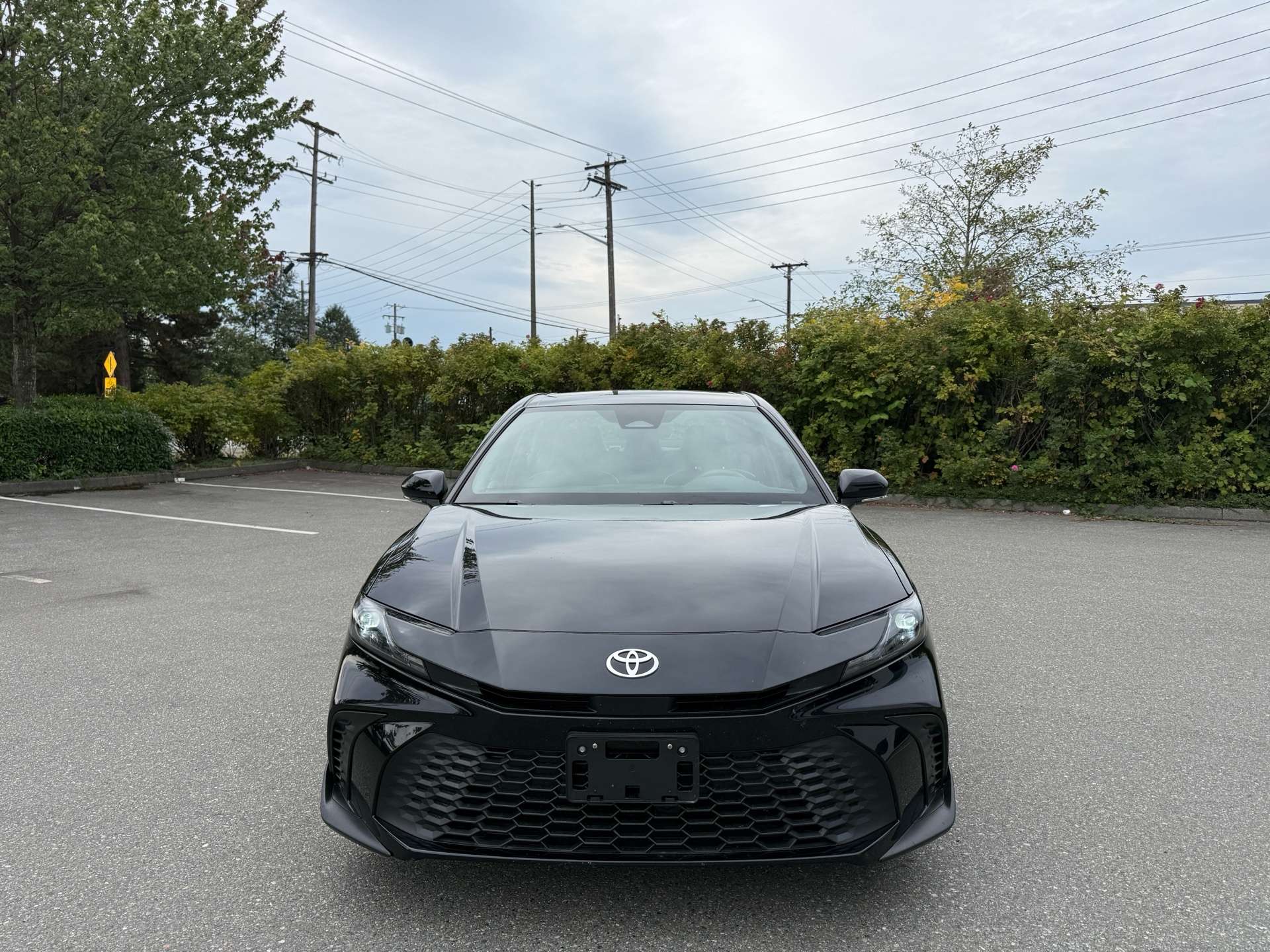 2026 Toyota Camry SE CVT — photo 1