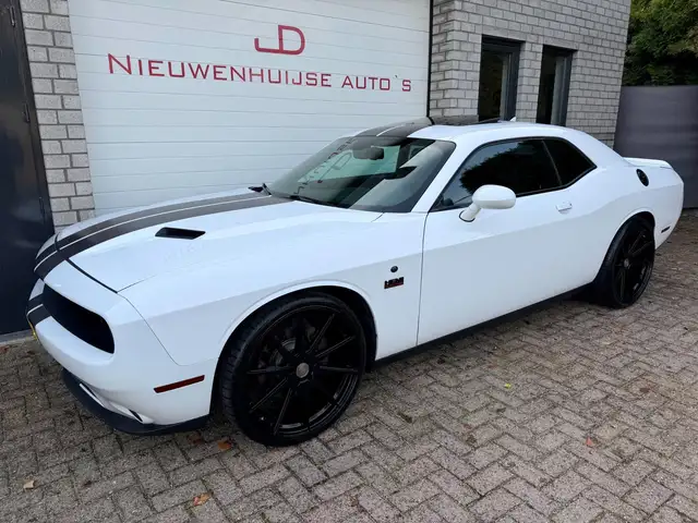 Dodge Challanger 5.7 V8 HEMI, Track Pack, 22 inch, Full