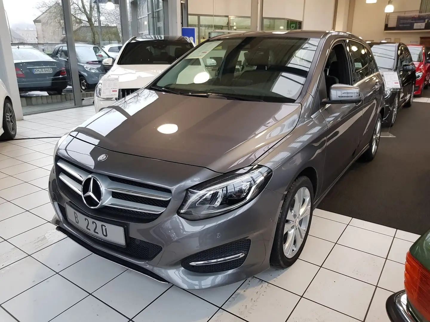 Mercedes-Benz B 220 URBAN KAMERA AUT NAVI LED 4MATIC Gri - 1