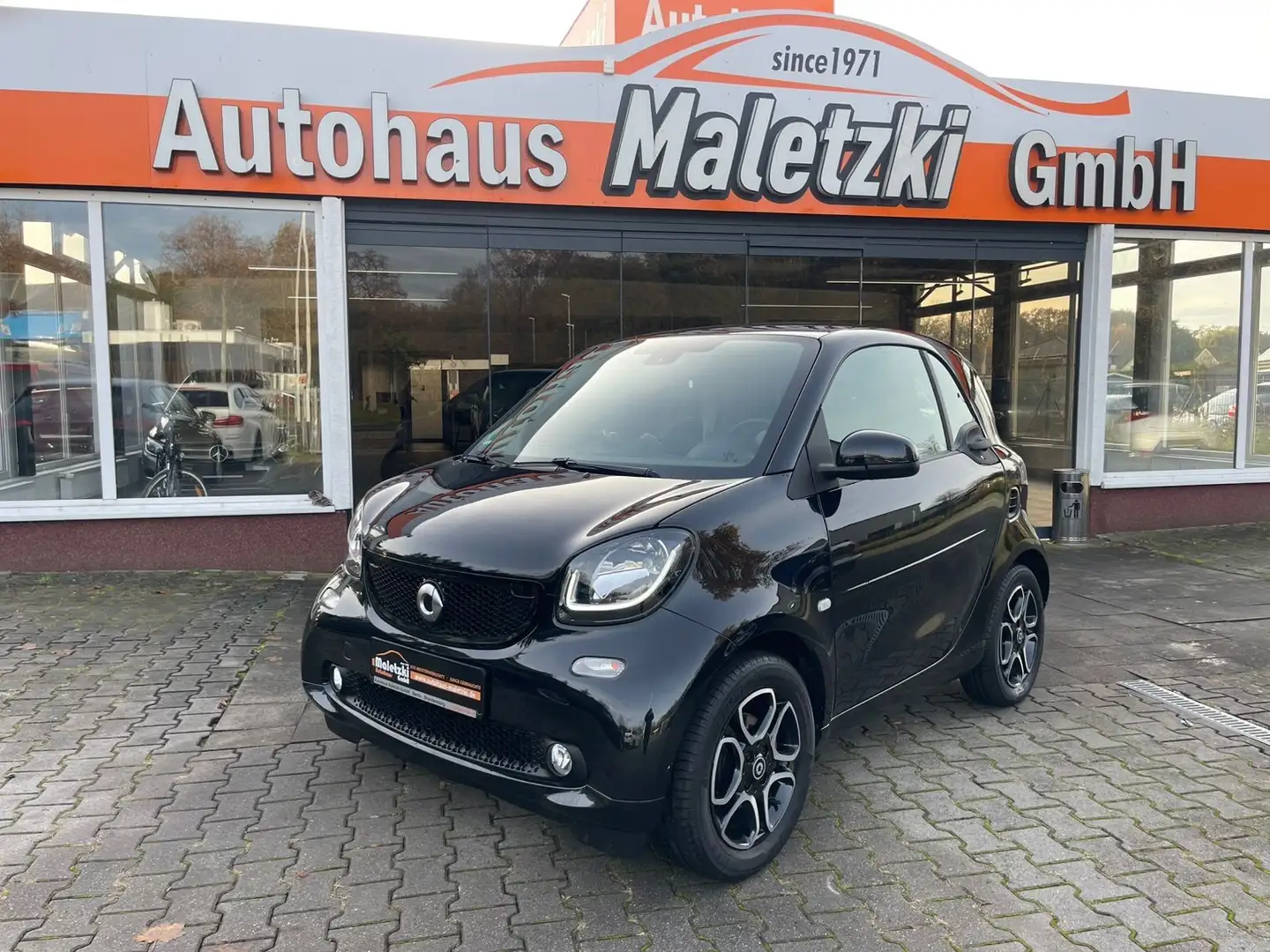 smart forTwo coupe*Navi*Leder*SHZ*Kamera*Panorama* Noir - 1