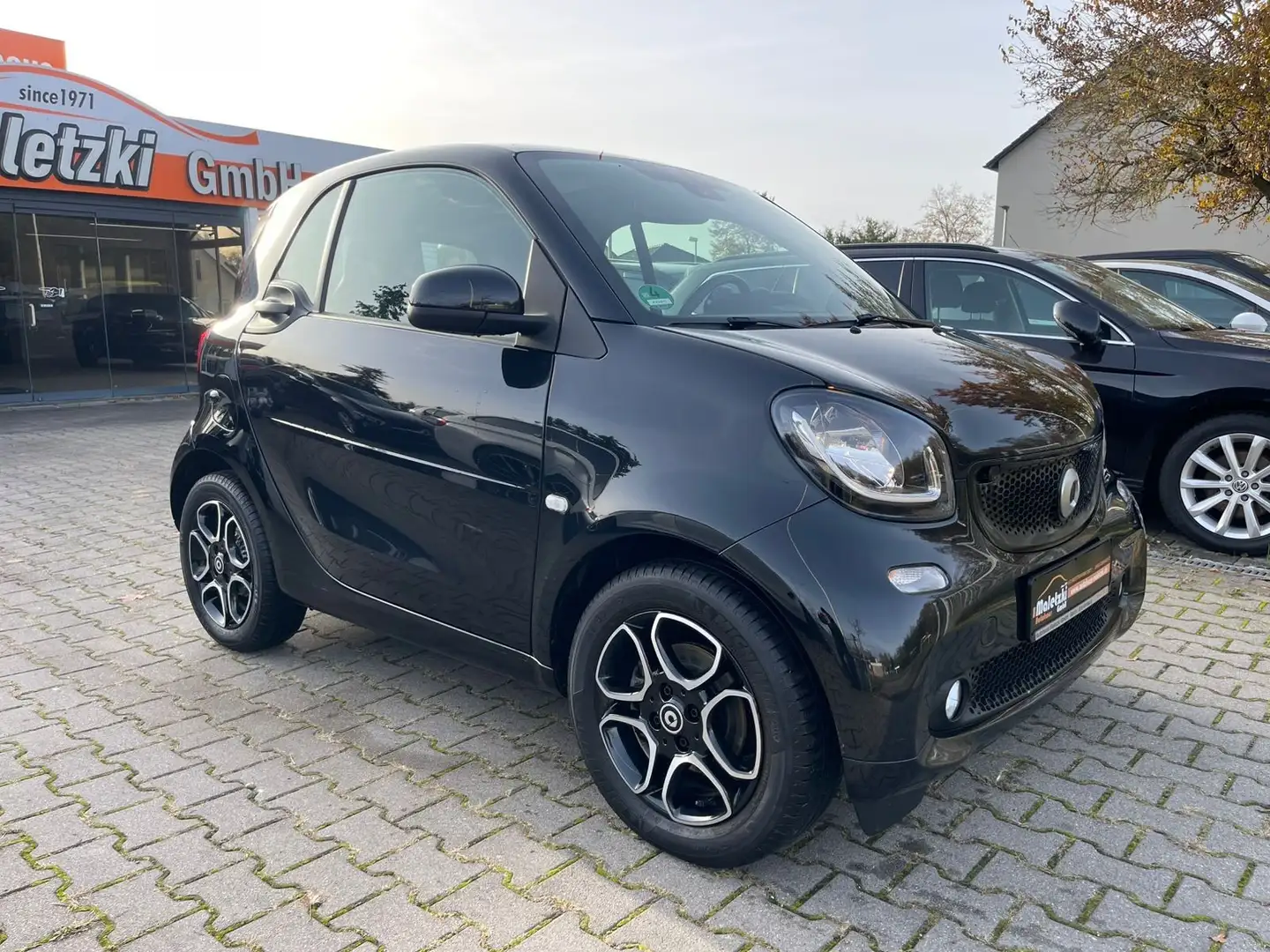 smart forTwo coupe*Navi*Leder*SHZ*Kamera*Panorama* Noir - 2