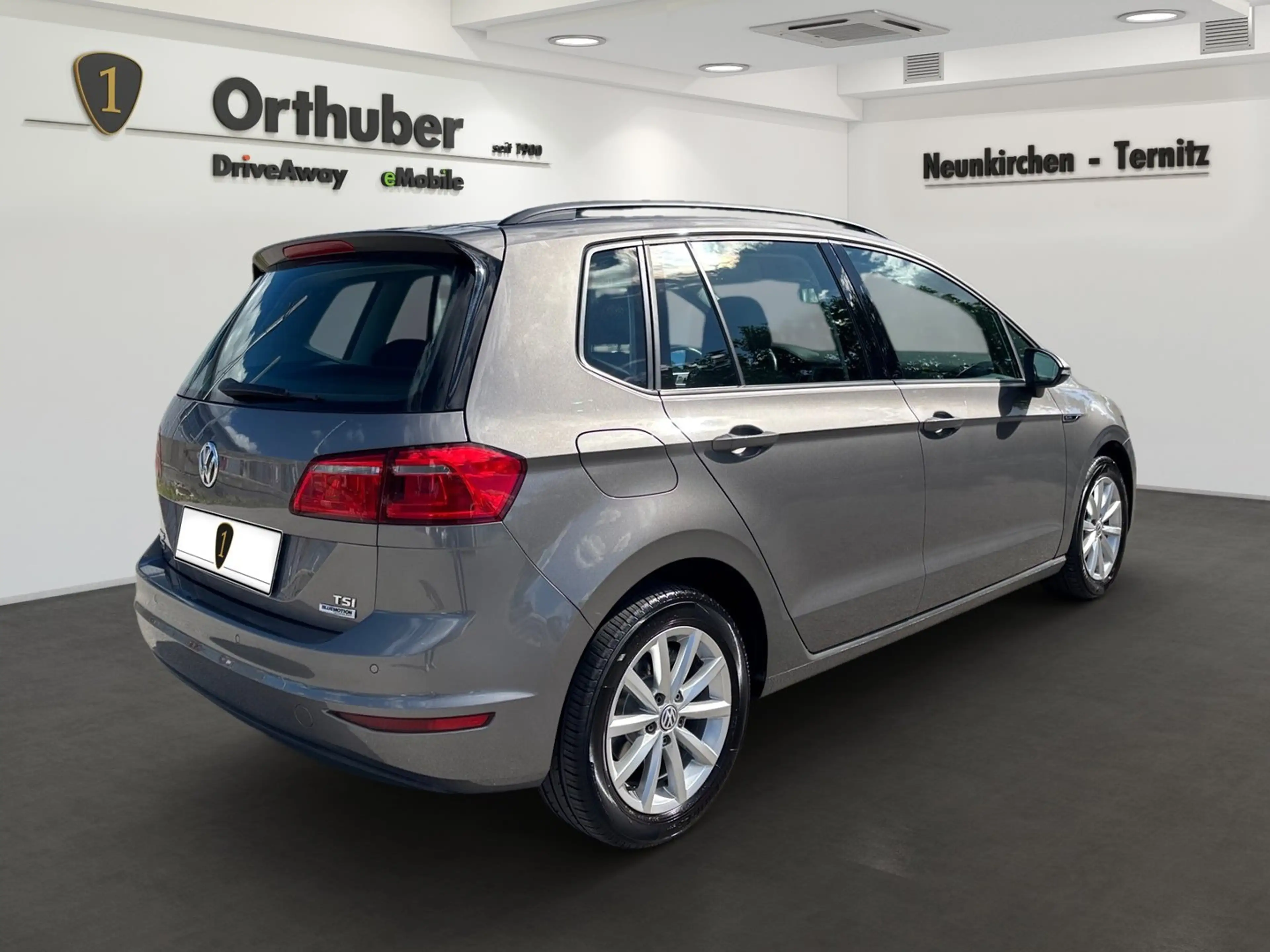 Volkswagen Golf Sportsvan Lounge BMT TSI — photo 4