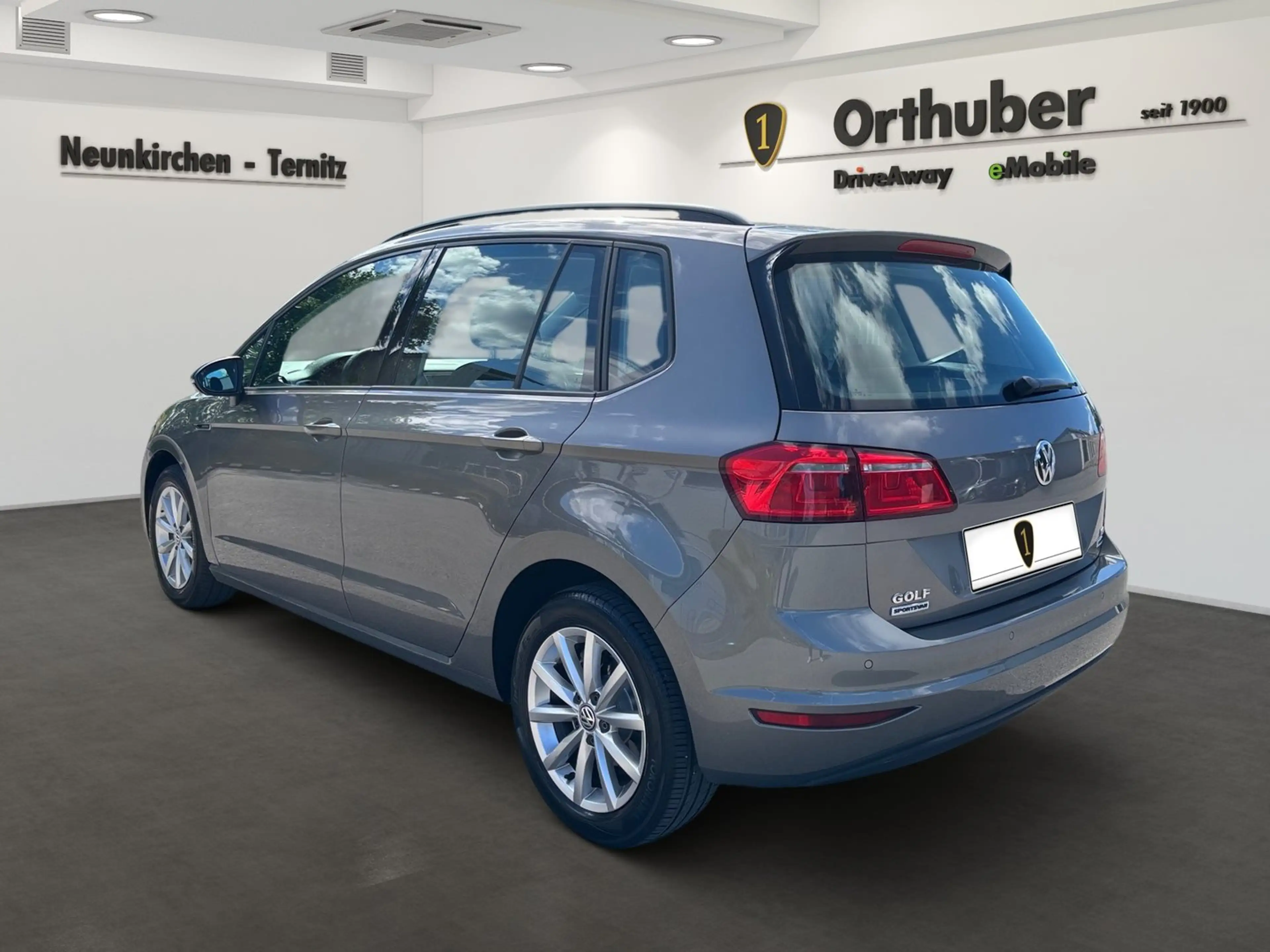 Volkswagen Golf Sportsvan Lounge BMT TSI — photo 5