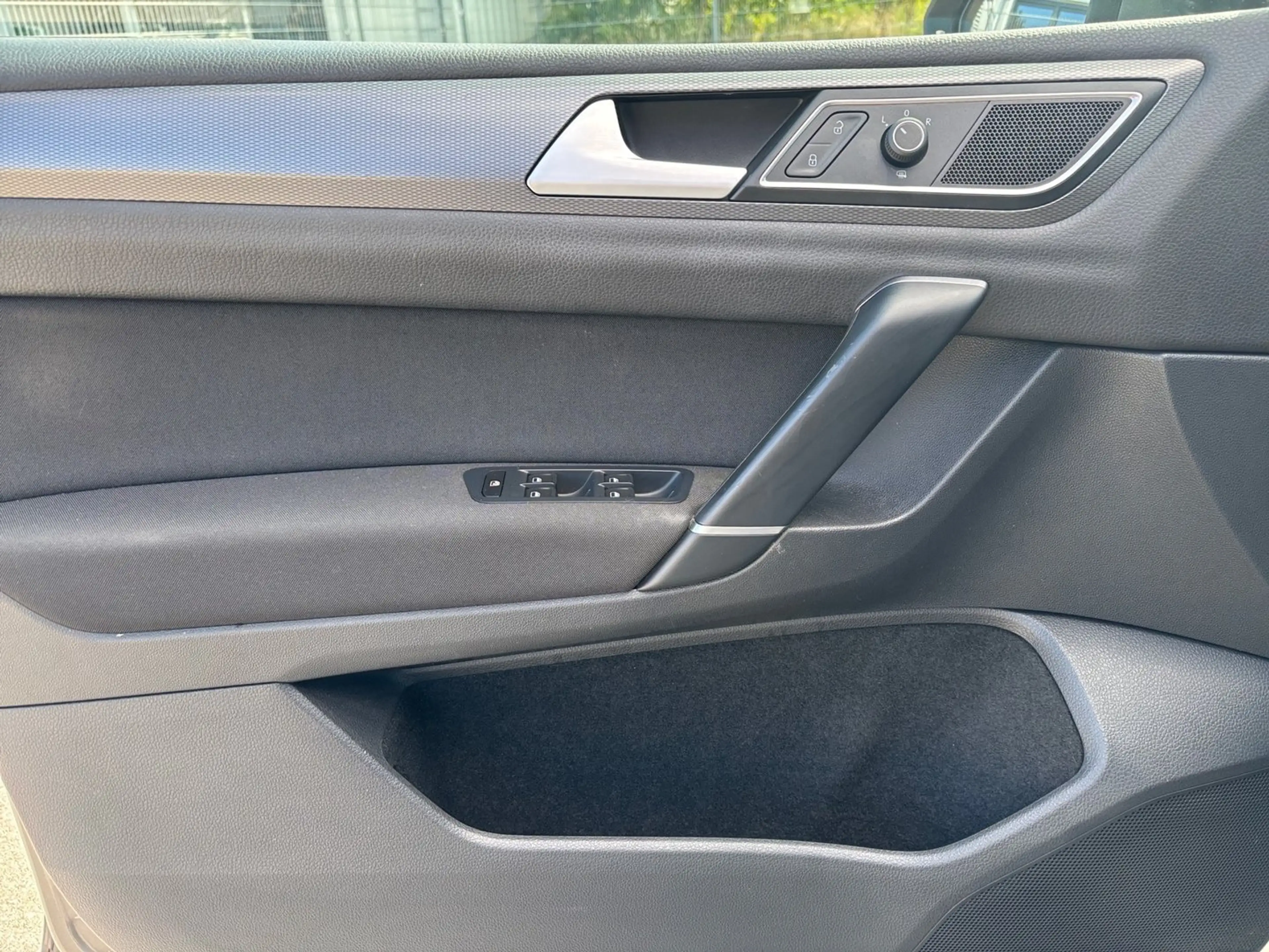 Volkswagen Golf Sportsvan Lounge BMT TSI — photo 11