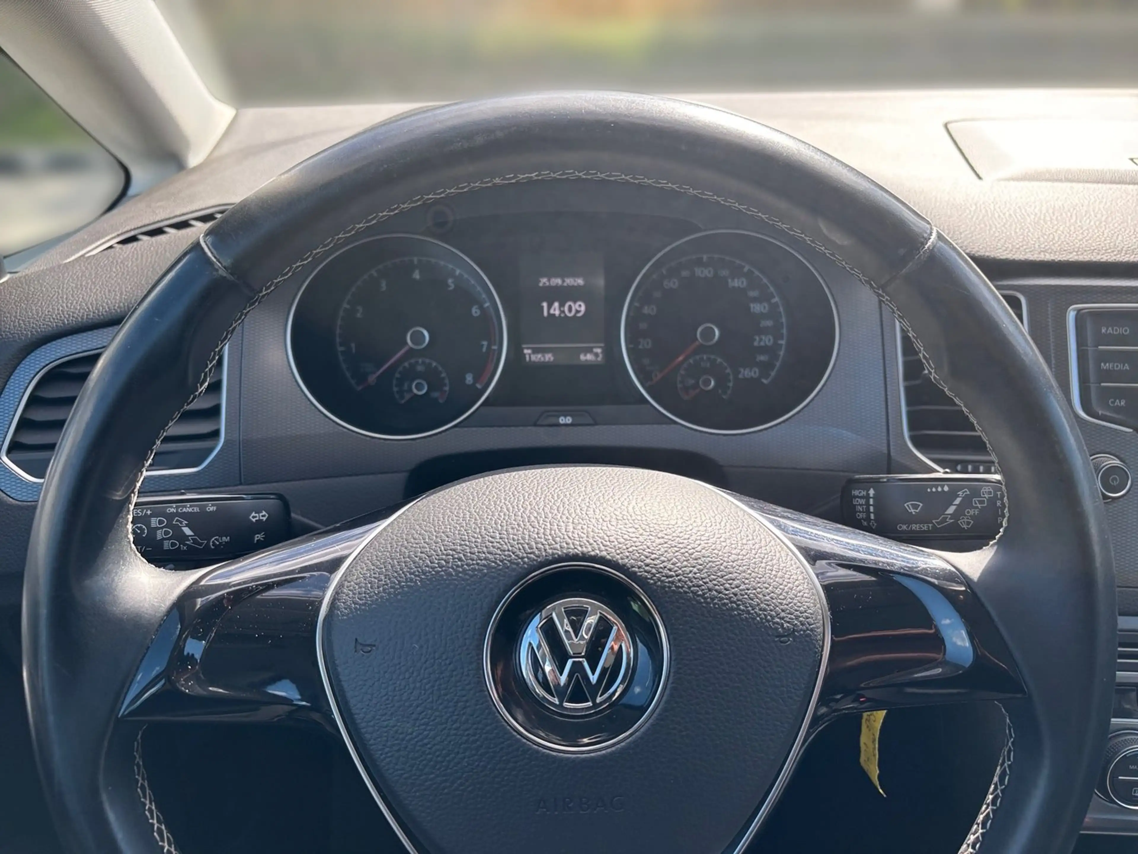Volkswagen Golf Sportsvan Lounge BMT TSI — photo 13