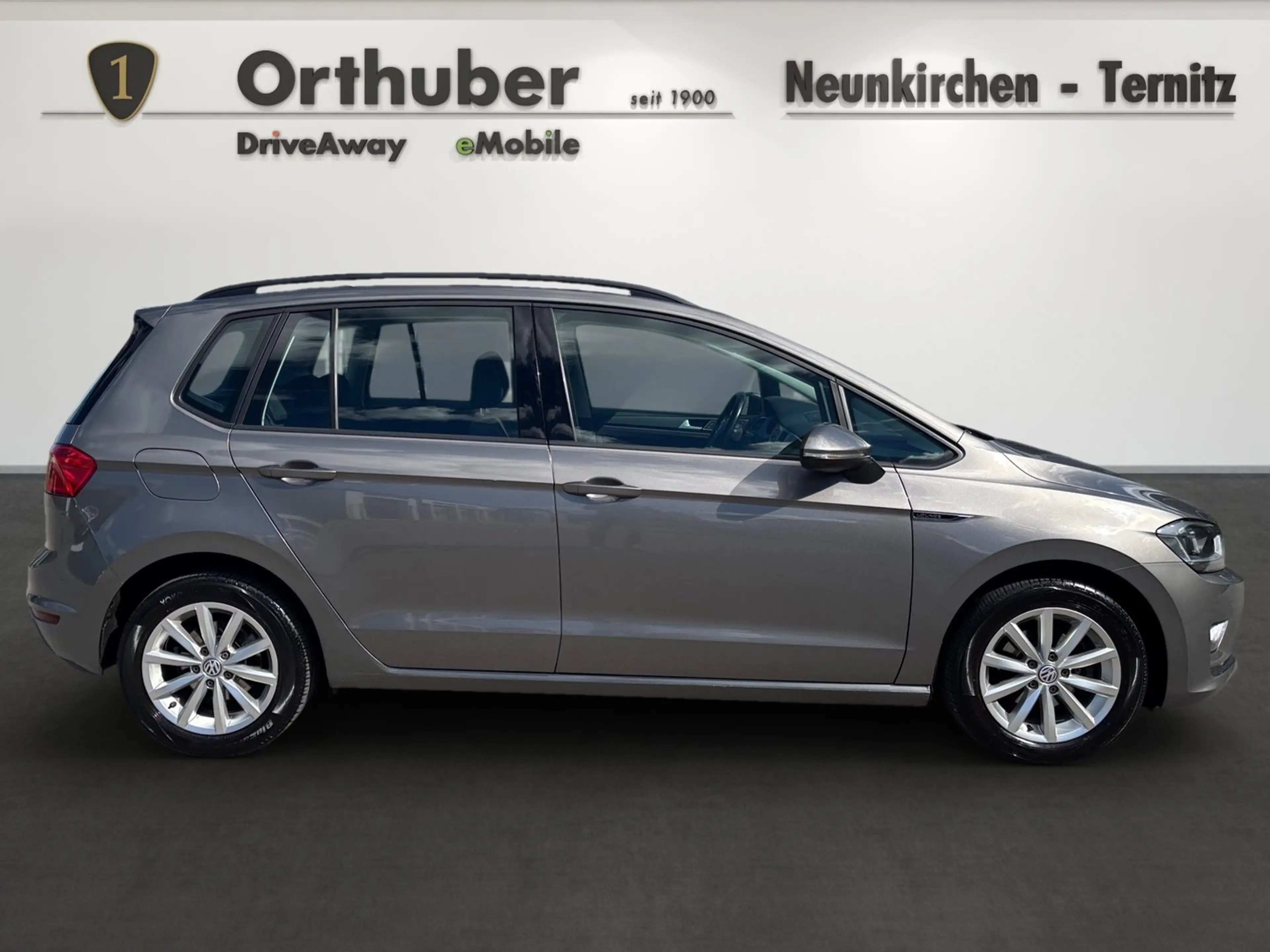 Volkswagen Golf Sportsvan Lounge BMT TSI — photo 3