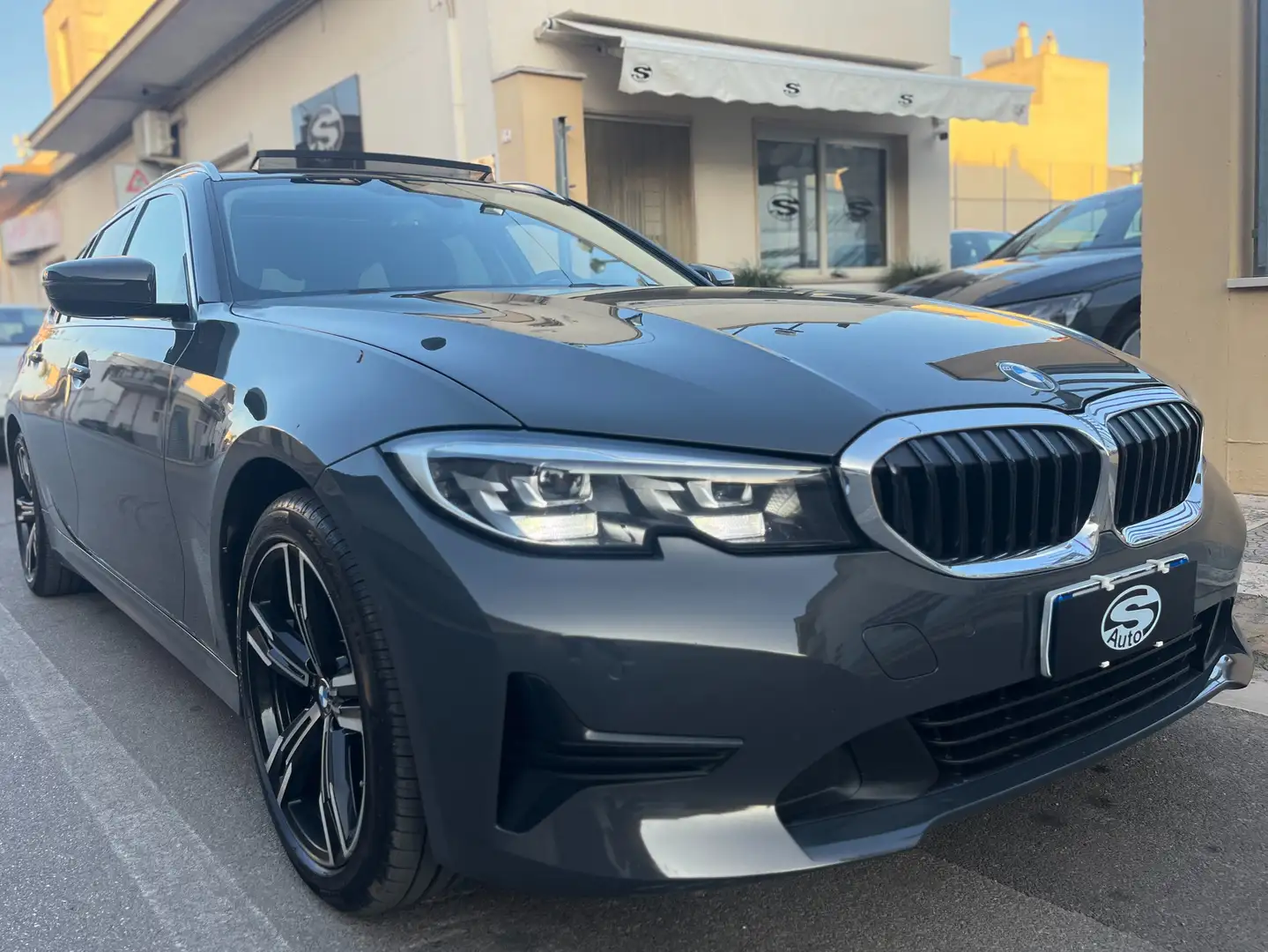BMW 318 d Touring Sport *TETTO APRIBILE* Grigio - 2