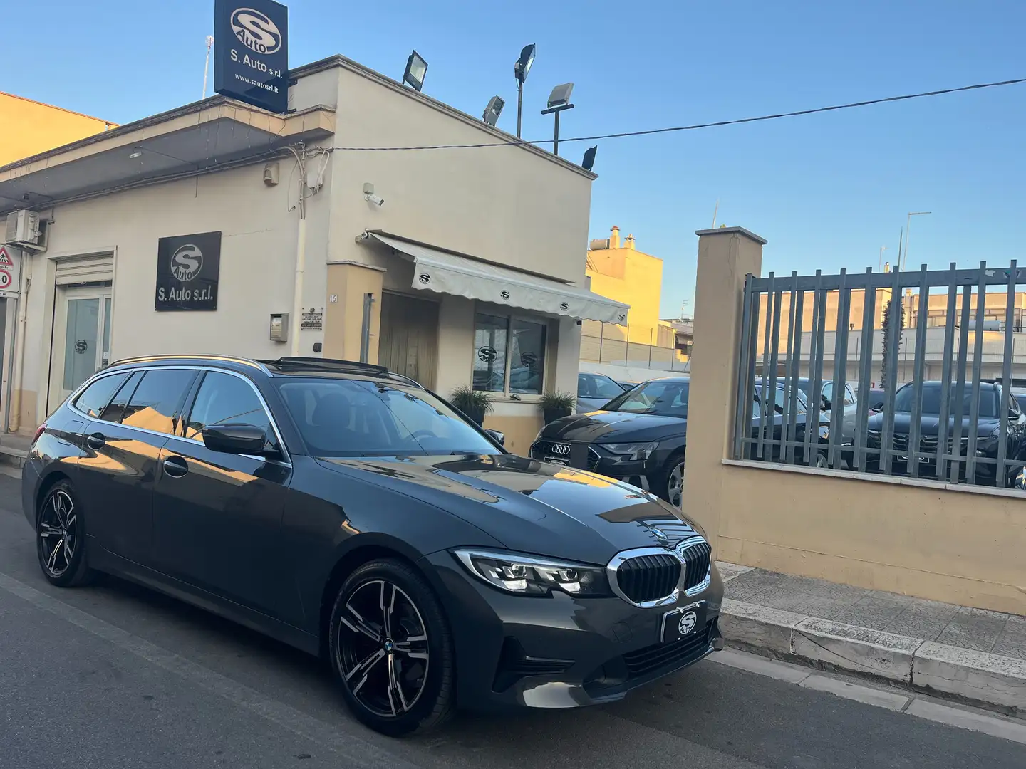 BMW 318 d Touring Sport *TETTO APRIBILE* Grigio - 1