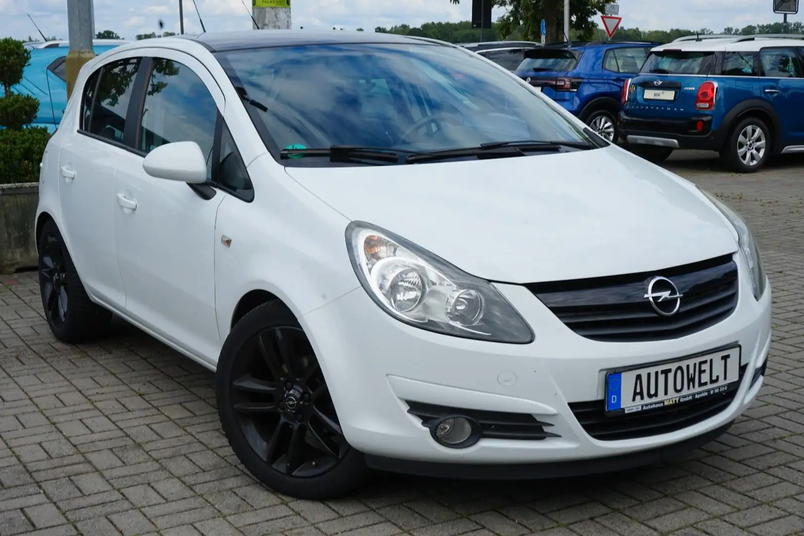 Opel Corsa 1.4 Twinport ECOTEC Color Edition Weiß - 2