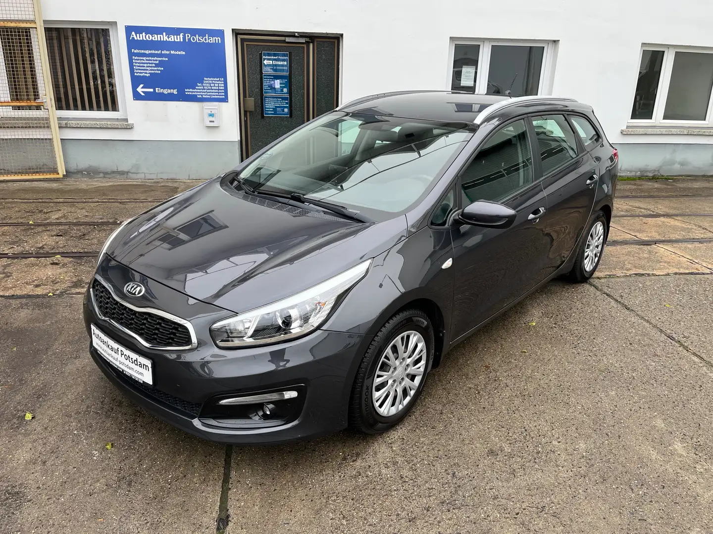Kia Ceed SW / cee'd SW Attract, Klima, 1.Hand, Allwetterreifen Grau - 1