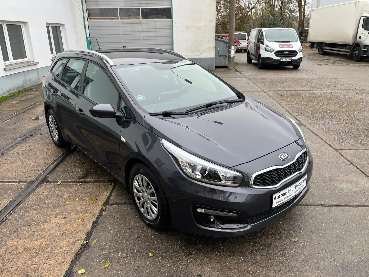 Kia Ceed SW / cee'd SW Attract, Klima, 1.Hand, Allwetterreifen Grau - 2