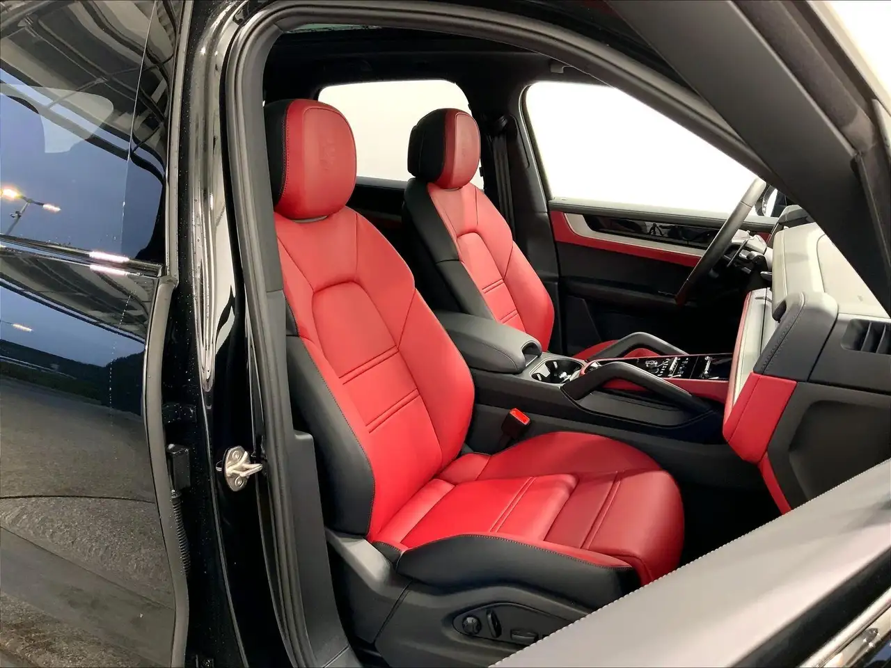 Porsche Cayenne снимка Porsche Cayenne