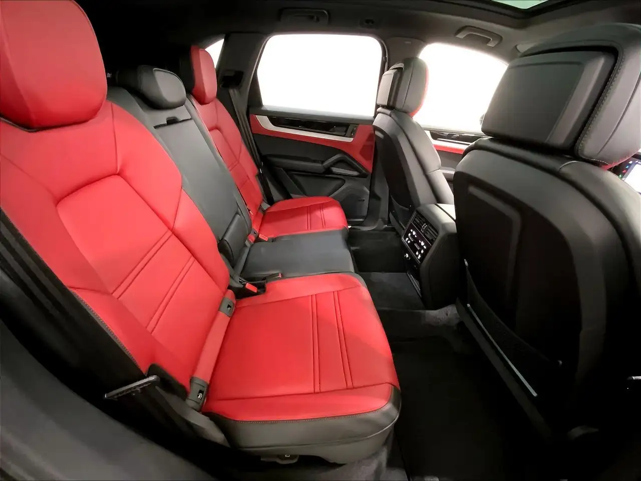 Porsche Cayenne снимка Porsche Cayenne