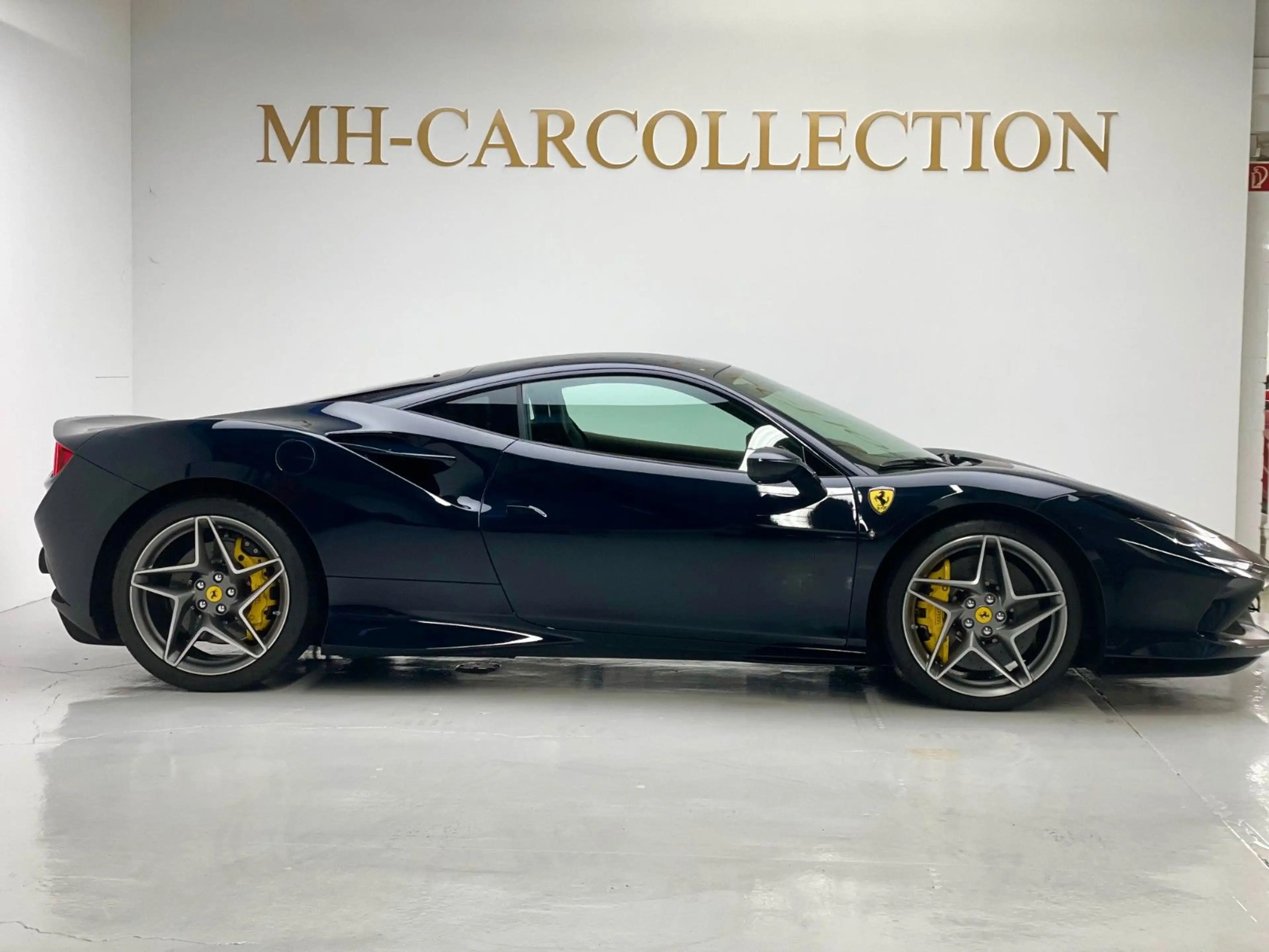 Ferrari F8 Tributo 1.HAND*Warrant*LIFT*CARBON*RACIG SEAT — photo 5