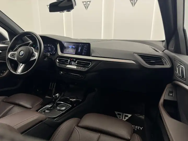 BMW Serie 1 M135i xDrive (F40) 2021, foto 14