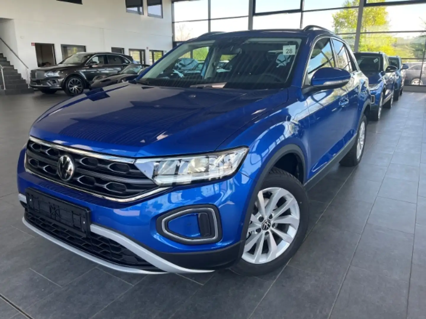 Volkswagen T-Roc Prime 1.5 TSI AHK Navi Keyless LED Kamera ACC Wint Blau - 1