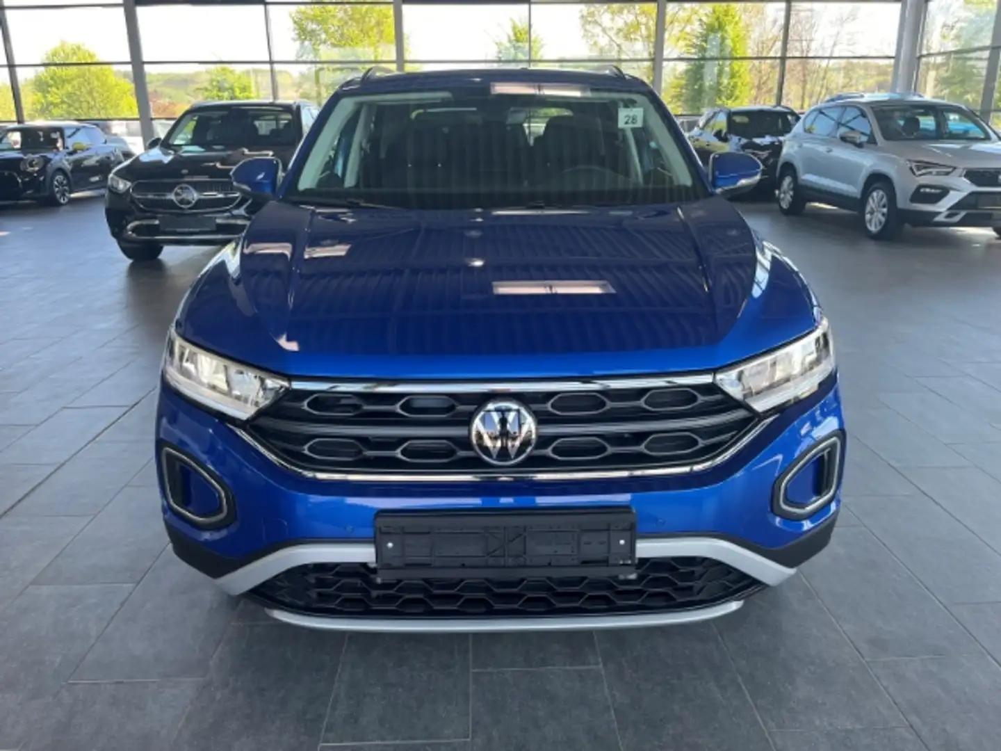 Volkswagen T-Roc Prime 1.5 TSI AHK Navi Keyless LED Kamera ACC Wint Blau - 2