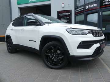 1.3 Plug-In Hybrid 4WD PANO/360°K/LED/ACC