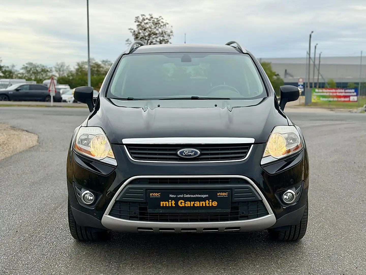 Ford Kuga 2,0 Titanium 4x4 TDCI DPF * Neues Pickerl * Top... Schwarz - 2