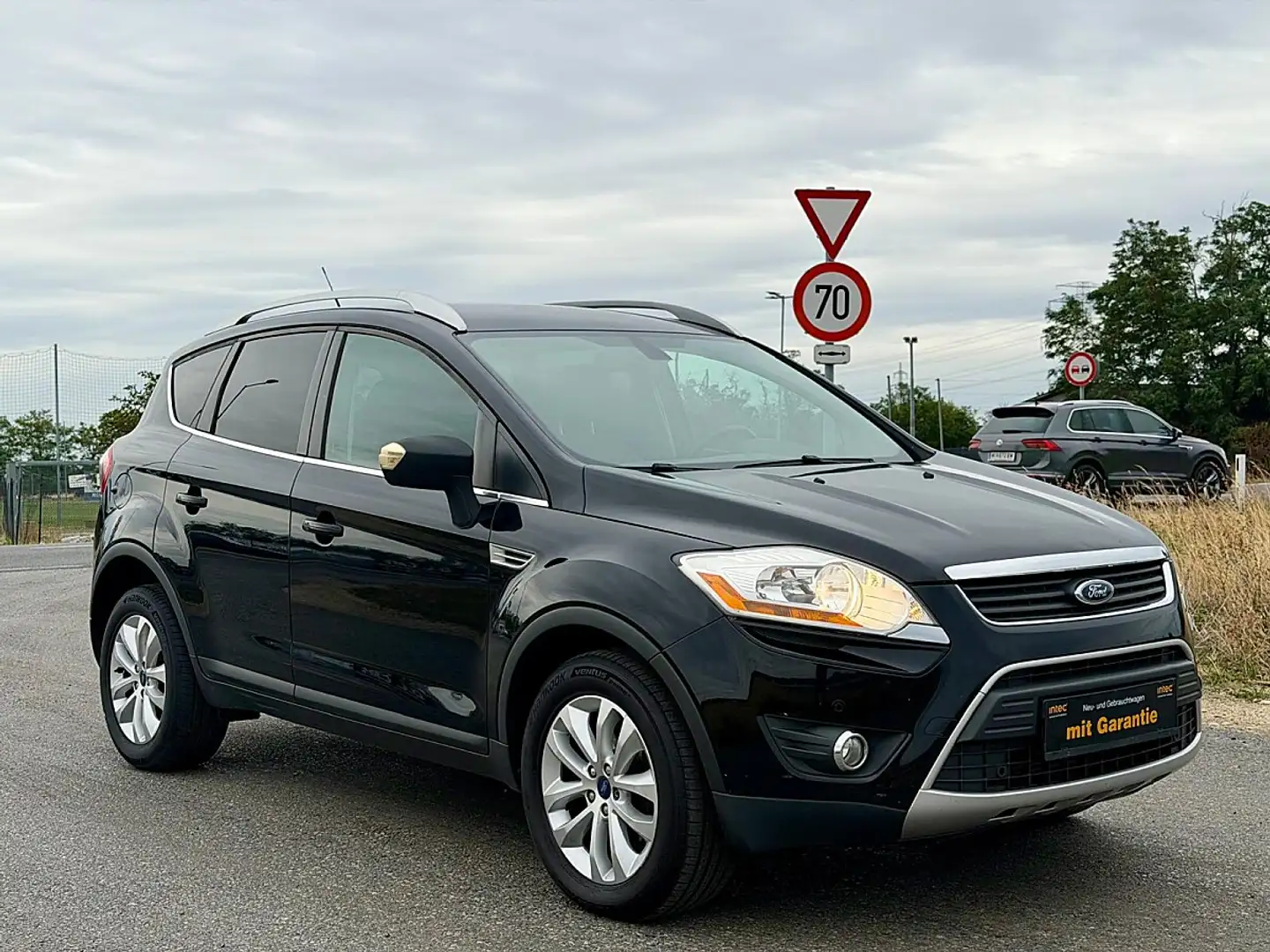 Ford Kuga 2,0 Titanium 4x4 TDCI DPF * Neues Pickerl * Top... Schwarz - 1