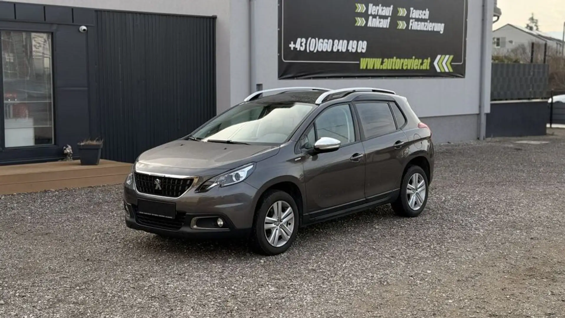 Peugeot 2008 Style Grau - 1