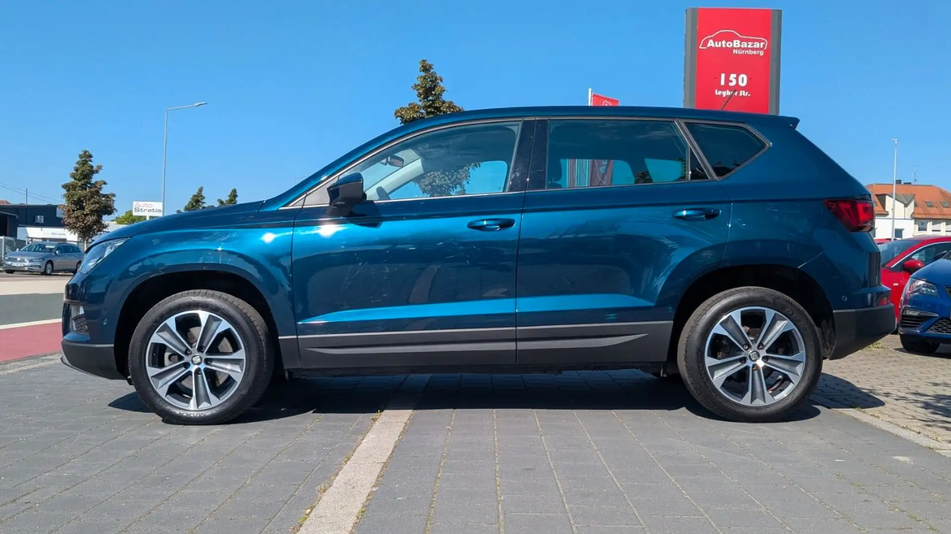 SEAT Ateca Style / 1.Hand / Automatik / 150 PS / AHK Blau - 2