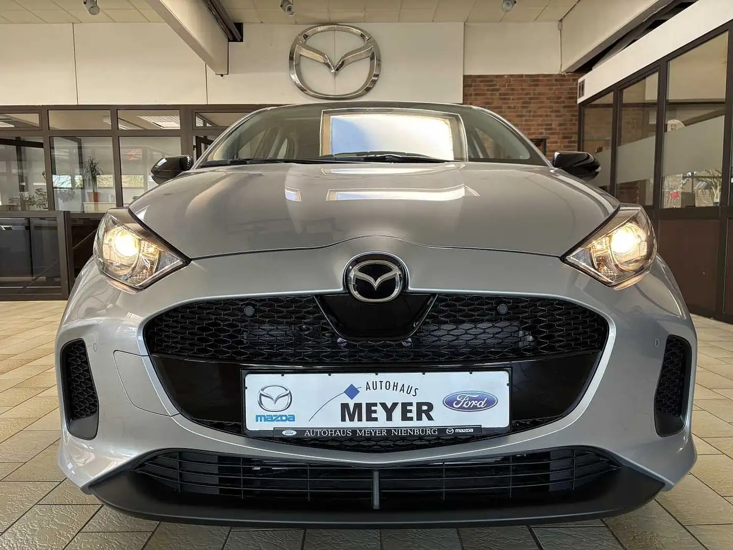 Mazda 2 Hybrid 1.5 VVT-i 116 CVT EXCLUSIVE-LINE Silber - 2