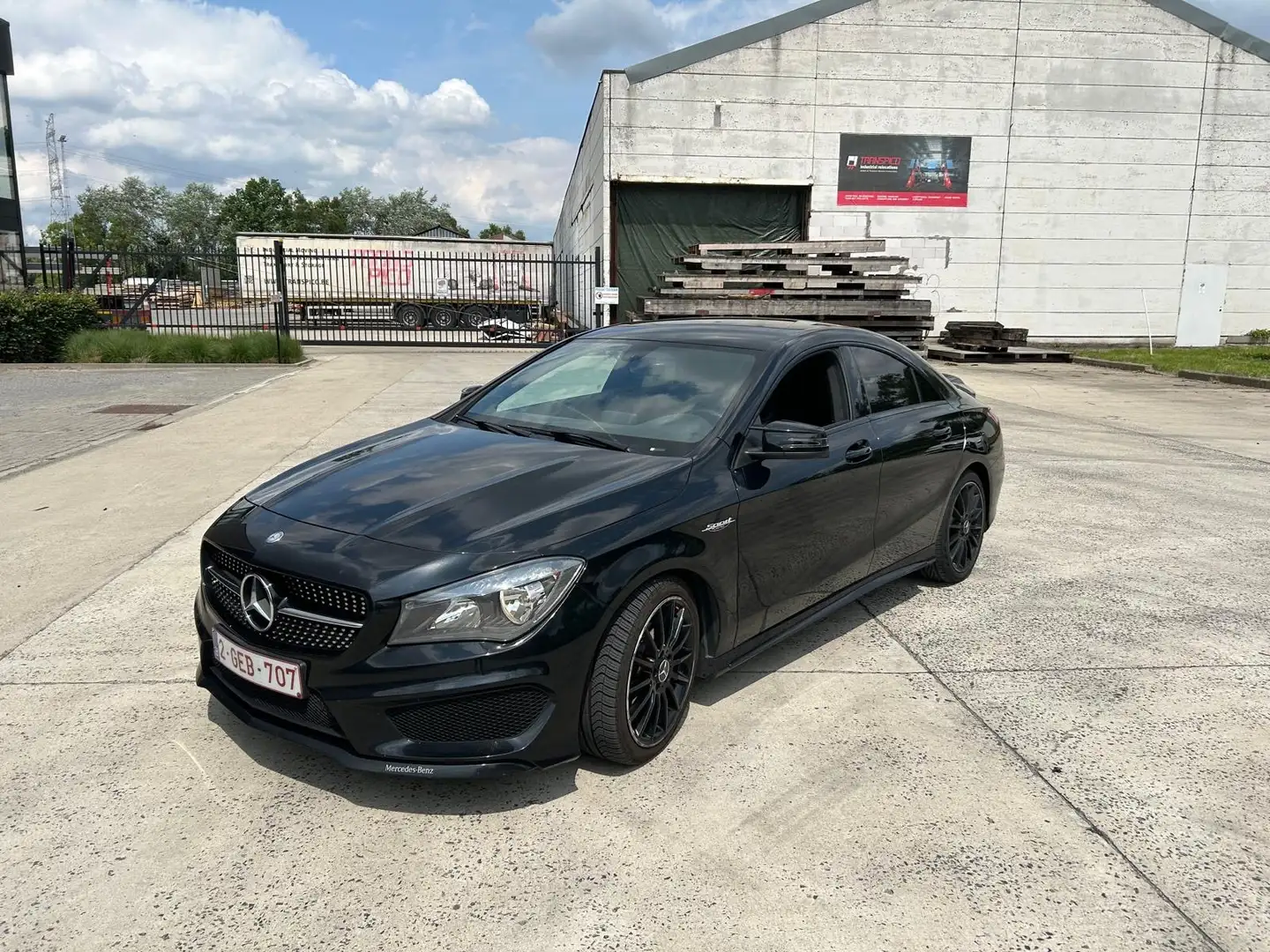 Mercedes-Benz CLA 180 CLA 180 (CDI) d 7G-DCT AMG Line Zwart - 1