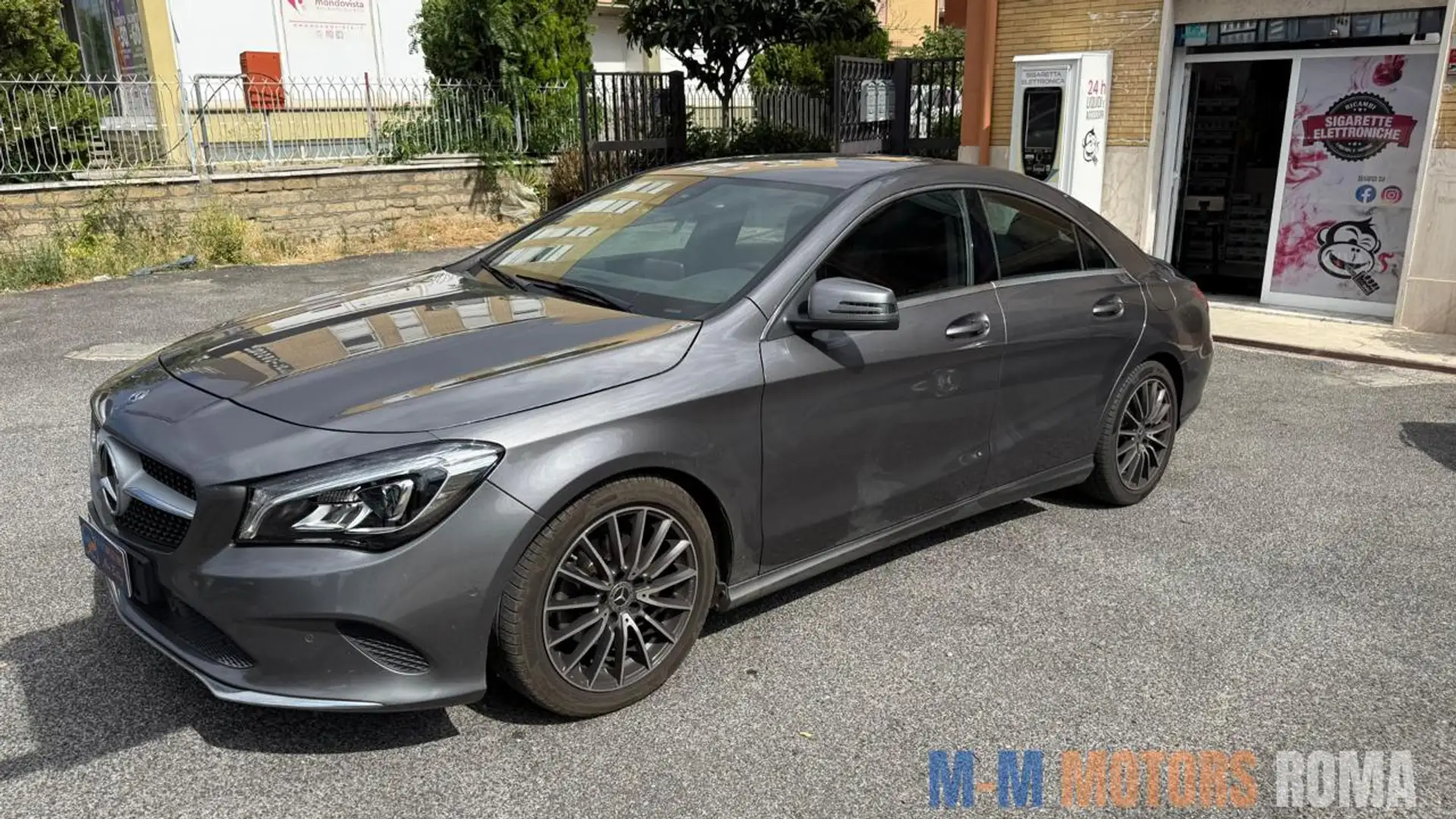 Mercedes-Benz CLA 180 Business Grigio - 1
