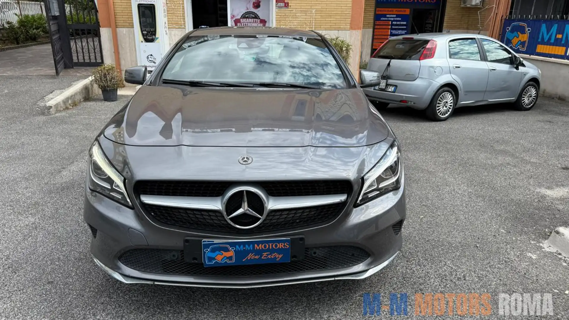 Mercedes-Benz CLA 180 Business Grigio - 2