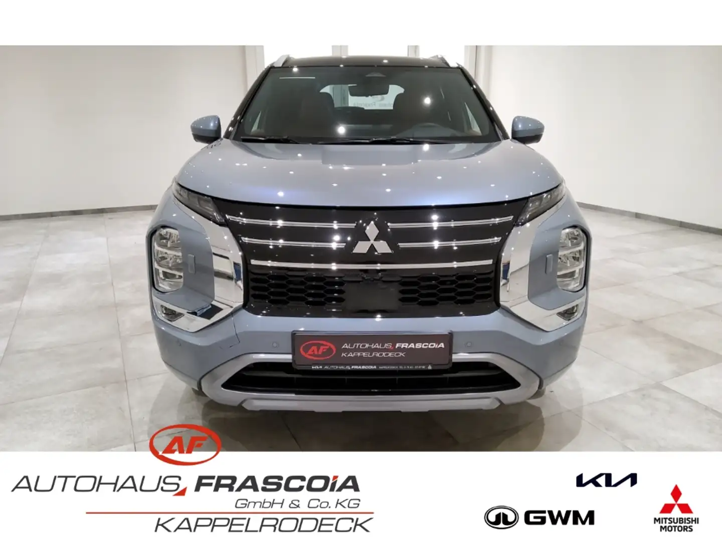Mitsubishi Outlander Top (Luxury-Paket) 2,4 4WD Navi Leder ACC 360 grad Grau - 2