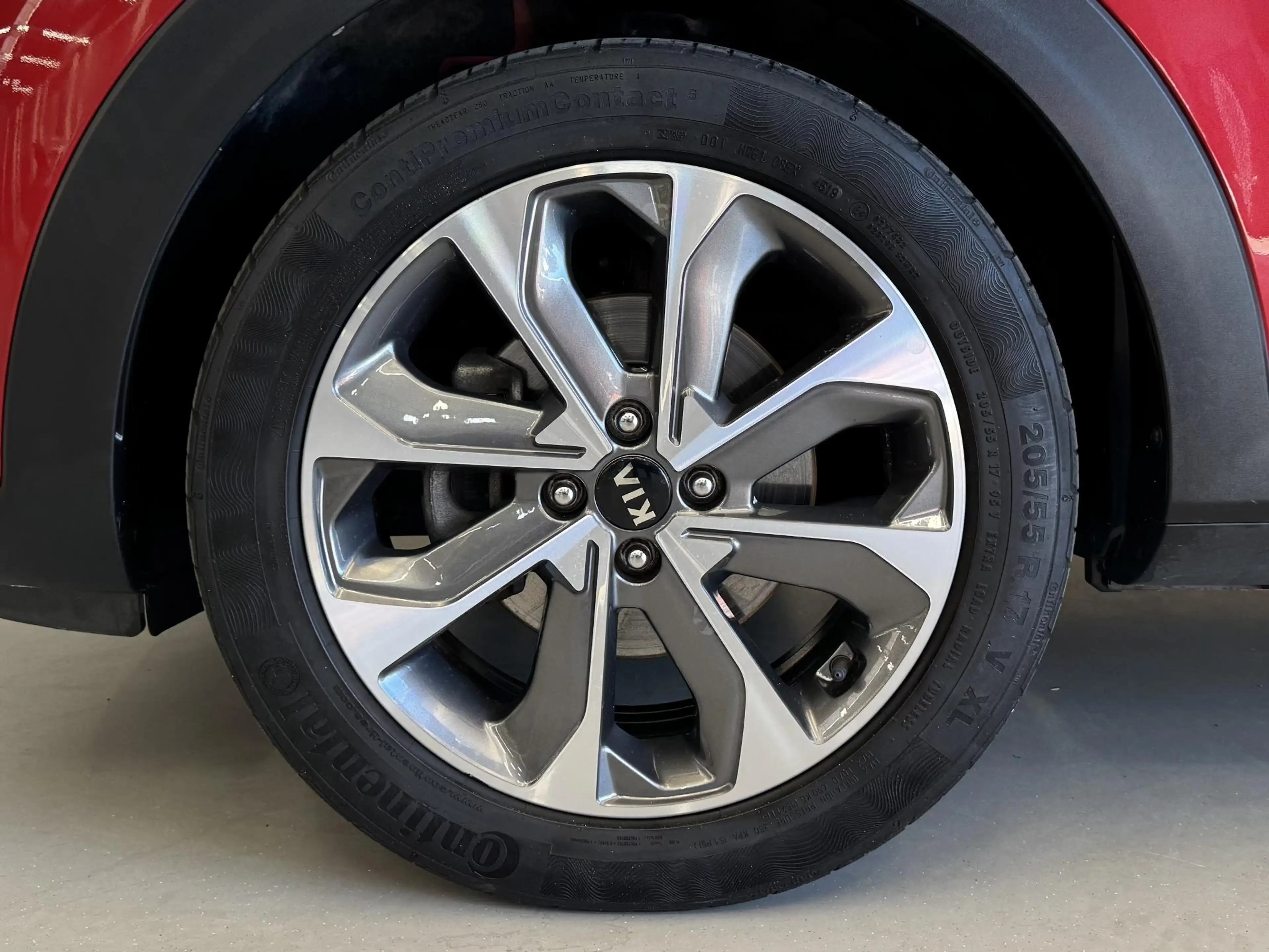 Kia Stonic 1.0 T-GDi Sports Edition | Camera | Cruise | Apple — photo 9