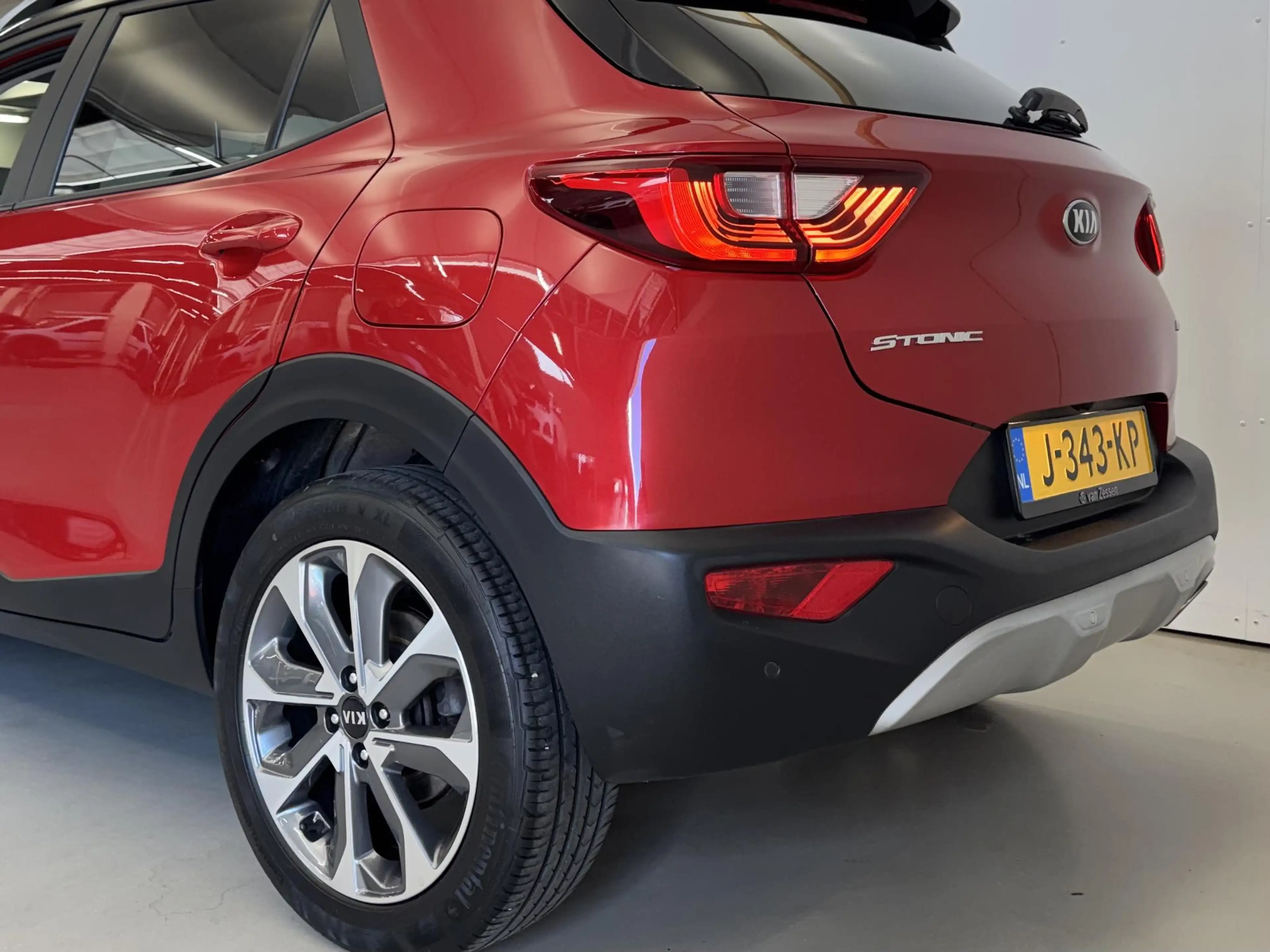 Kia Stonic 1.0 T-GDi Sports Edition | Camera | Cruise | Apple — photo 5