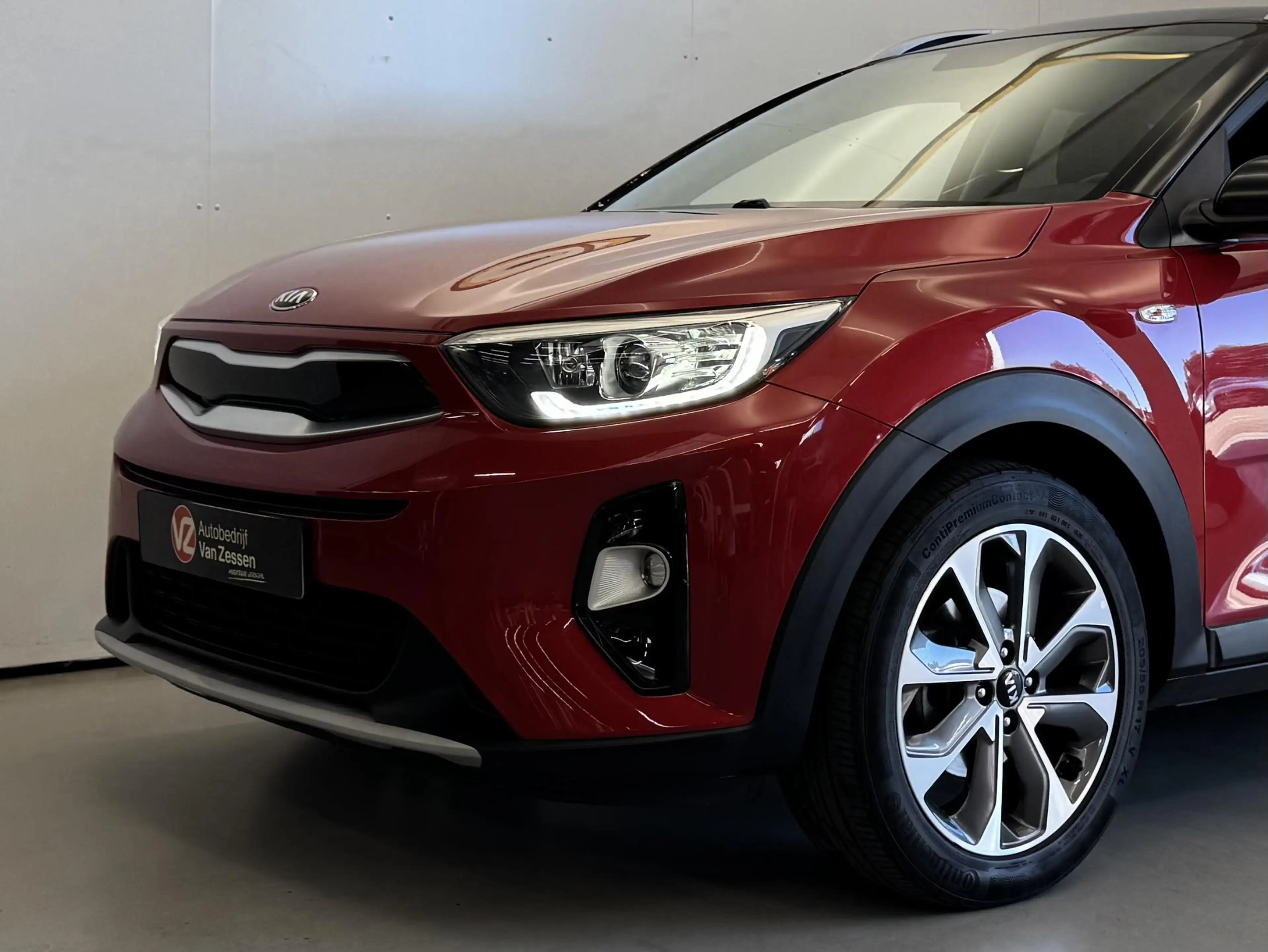 Kia Stonic 1.0 T-GDi Sports Edition | Camera | Cruise | Apple — photo 3