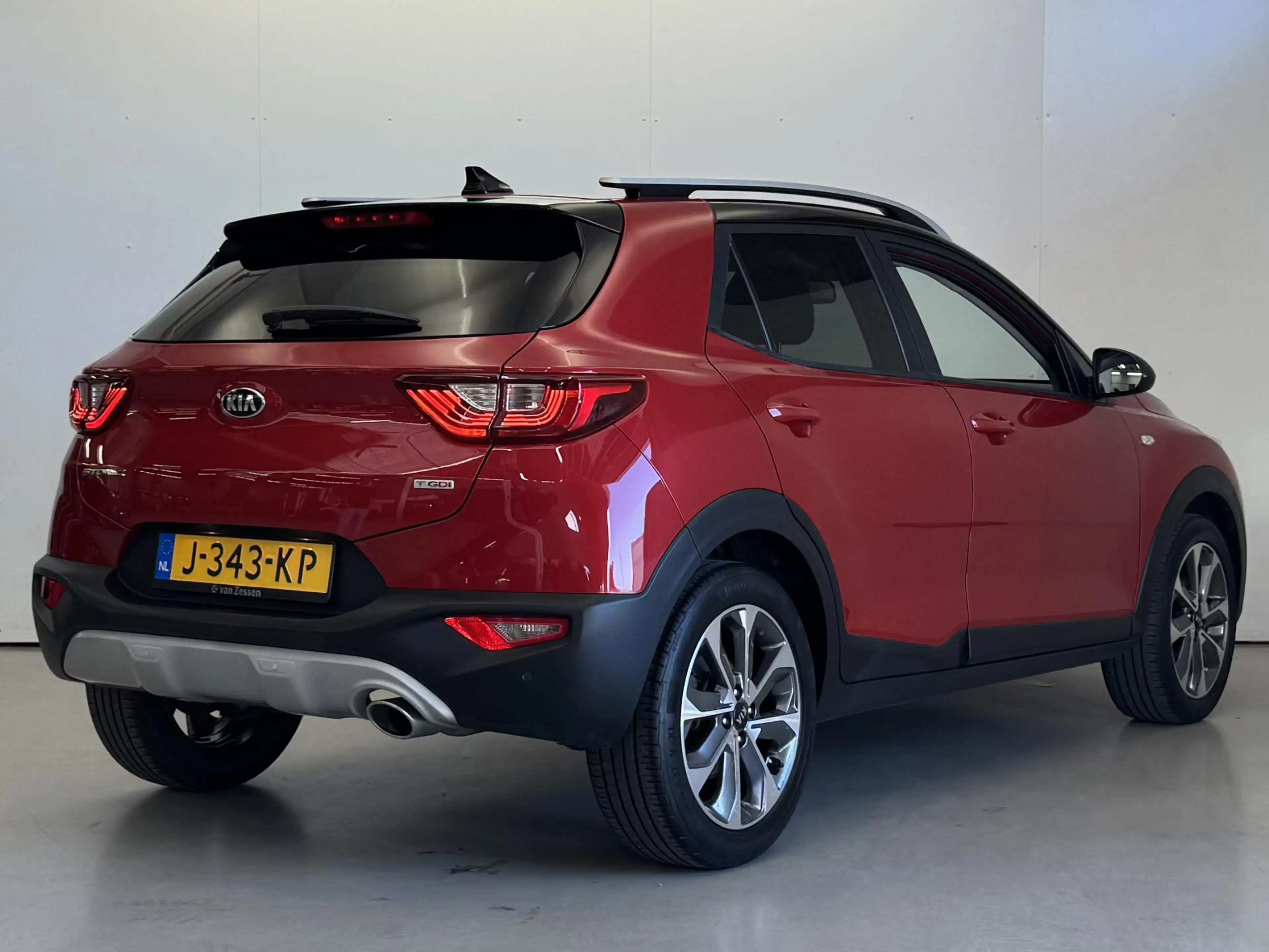 Kia Stonic 1.0 T-GDi Sports Edition | Camera | Cruise | Apple — photo 8