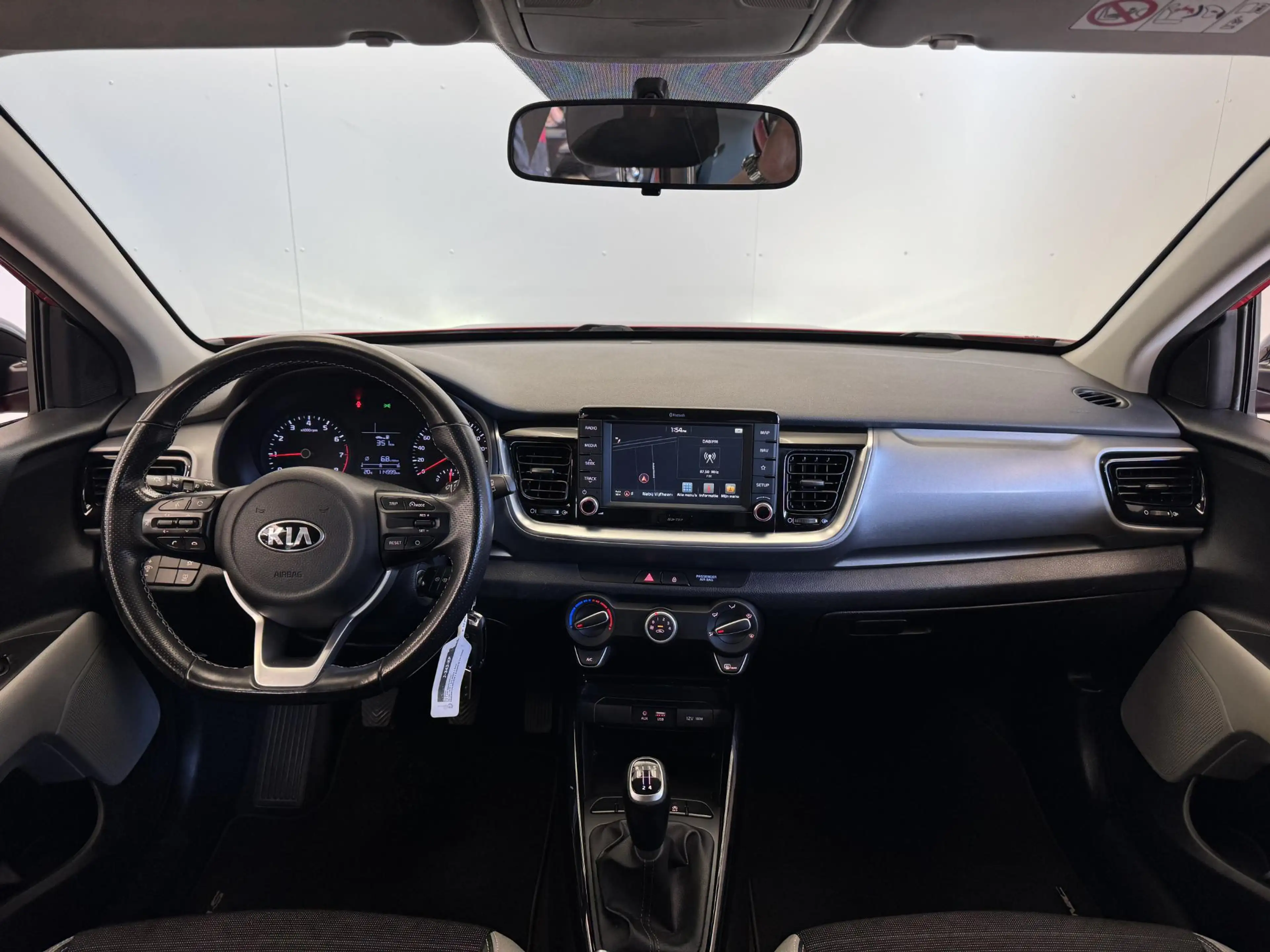Kia Stonic 1.0 T-GDi Sports Edition | Camera | Cruise | Apple — photo 14