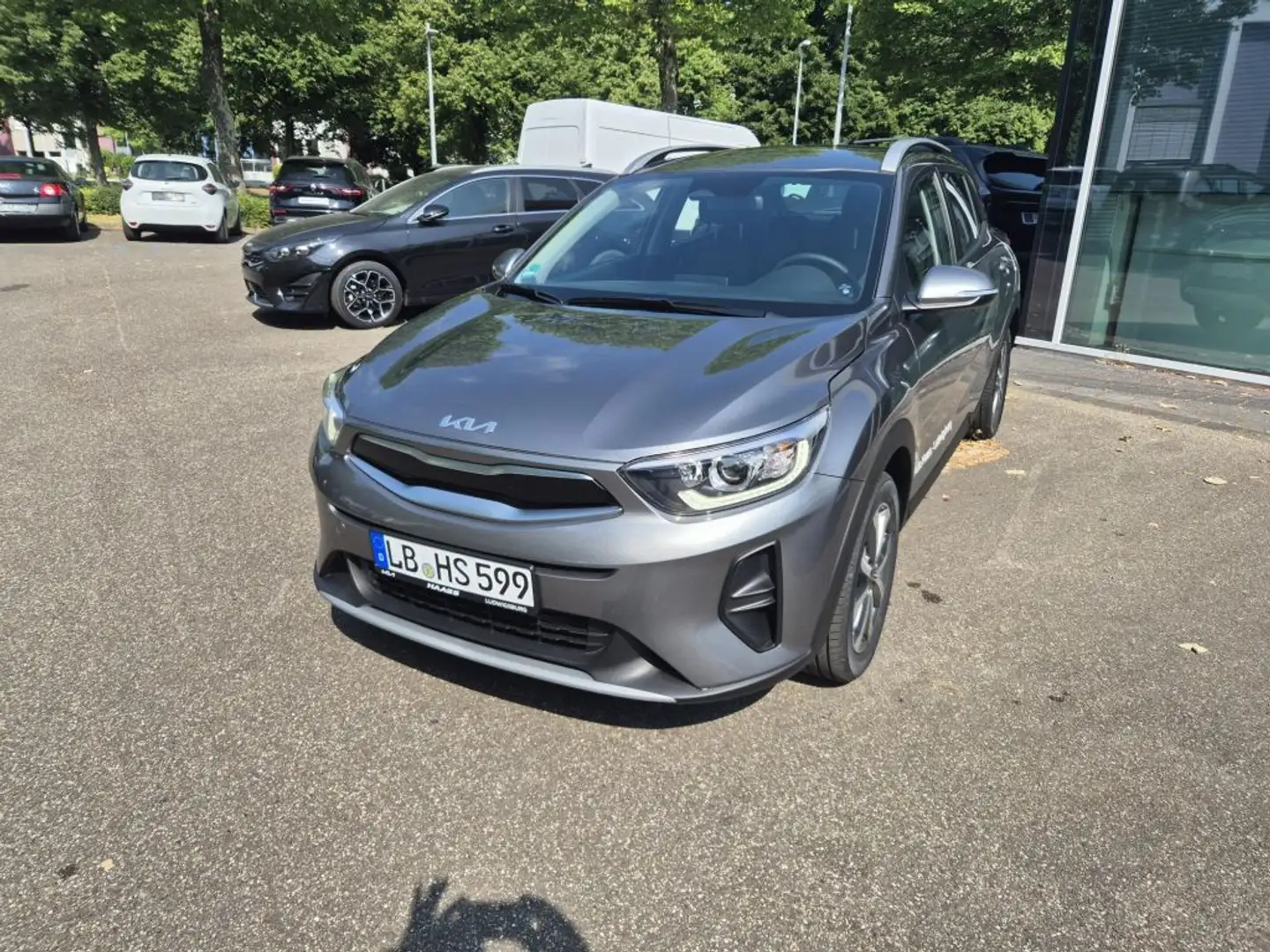 Kia Stonic 1.2 Vision Gris - 1