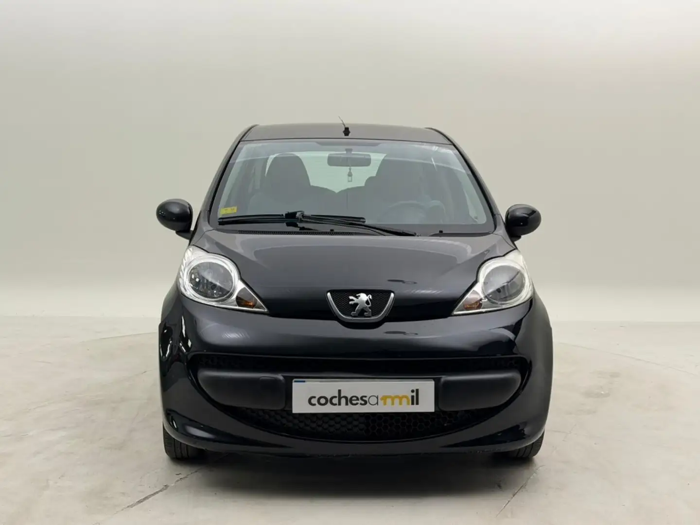 Peugeot 107 1.0i Basic Negro - 2