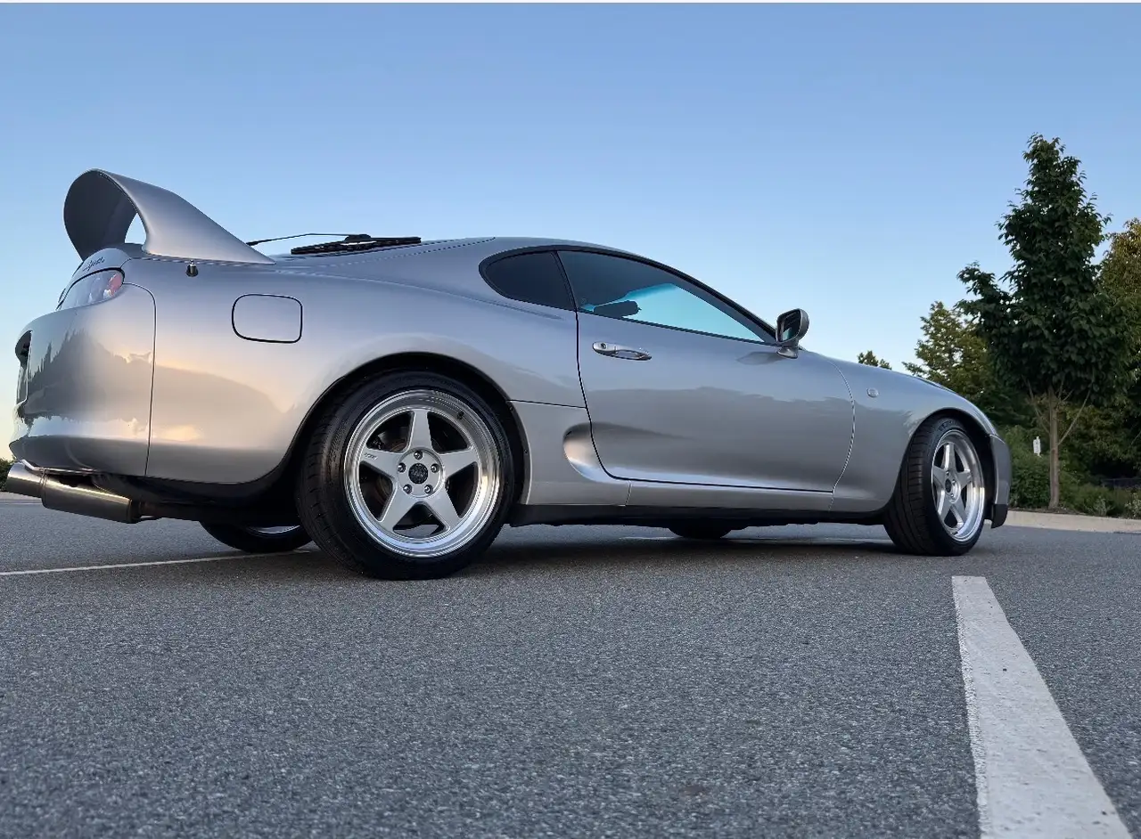 Toyota Supra снимка Toyota Supra