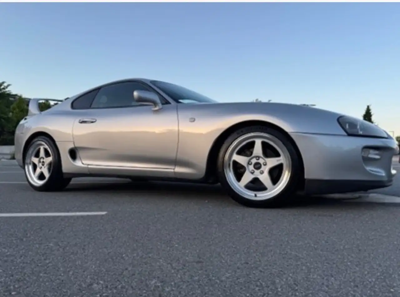 Toyota Supra снимка Toyota Supra
