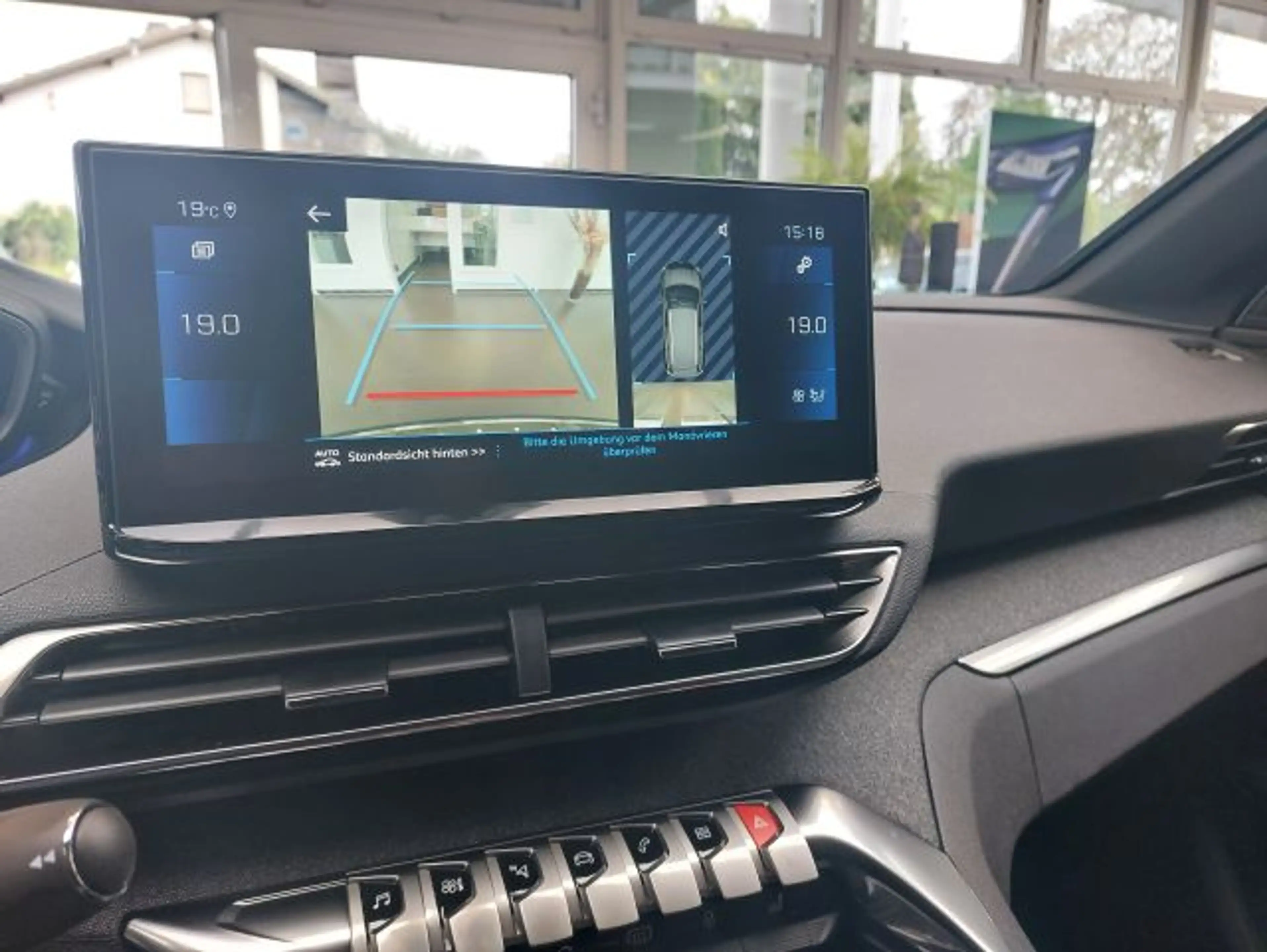 Peugeot 5008 PureTech 130 EAT8 Stop & Start Allure Pack — photo 15