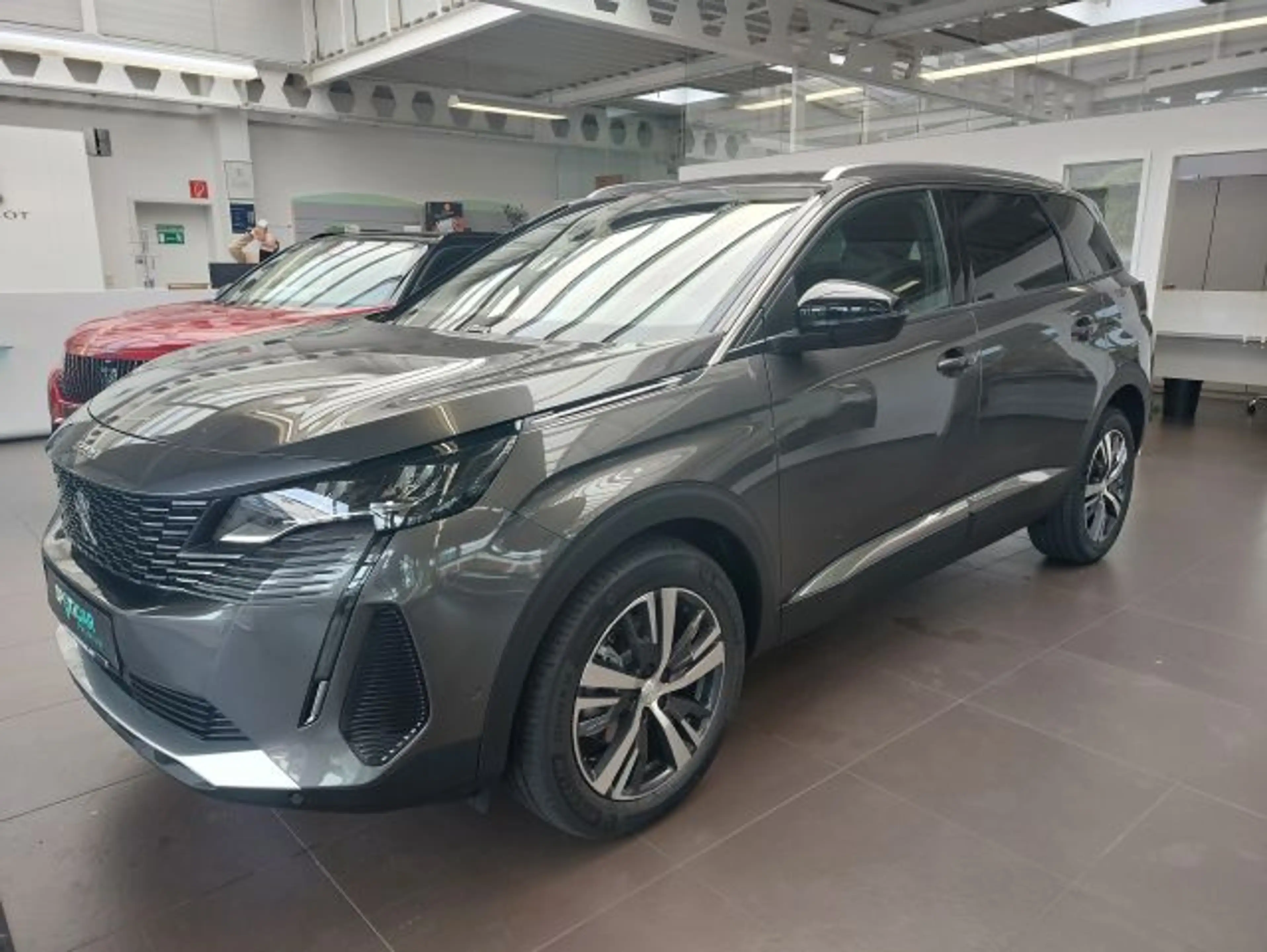 Peugeot 5008 PureTech 130 EAT8 Stop & Start Allure Pack — photo 13
