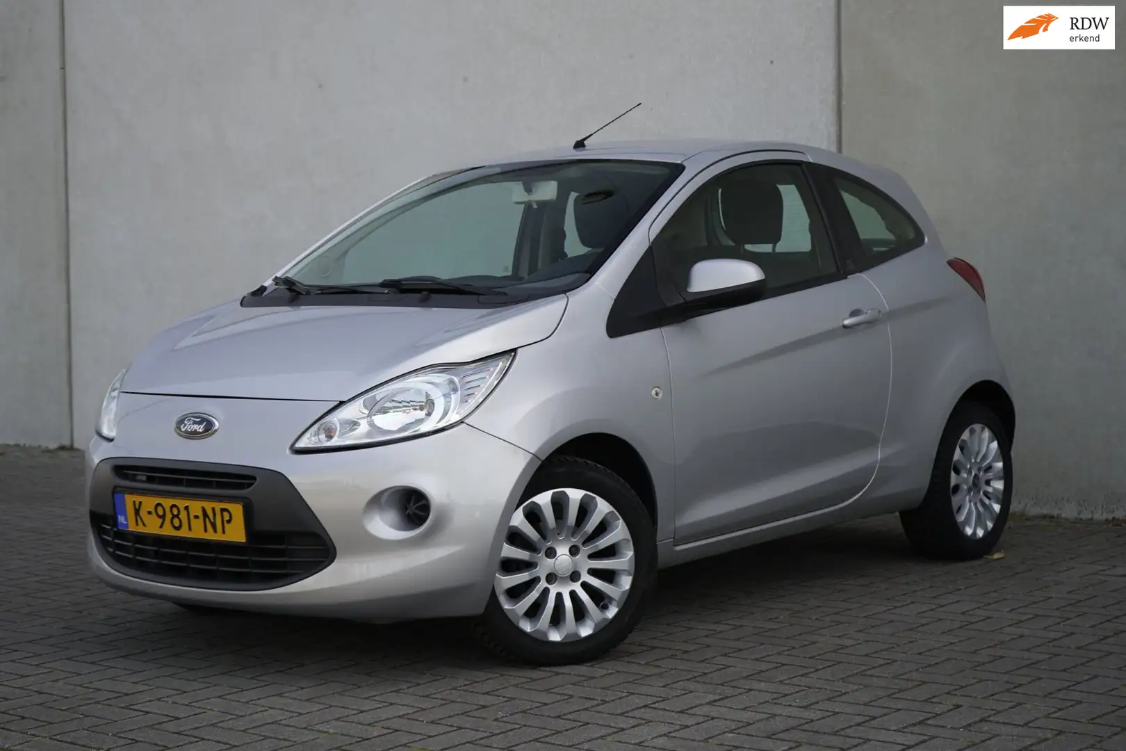 Ford Ka/Ka+ 1.2 Cool&Sound, Airco, Lm velgen, NAP Grijs - 1