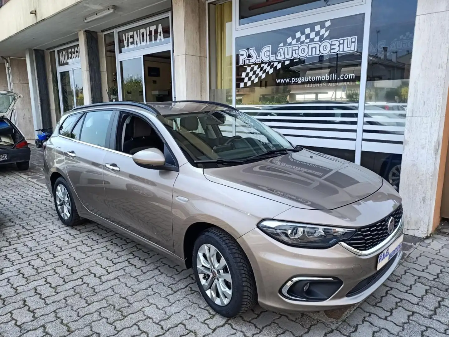 Fiat Tipo 1.3 Mjt S&S SW Business Bronze - 1