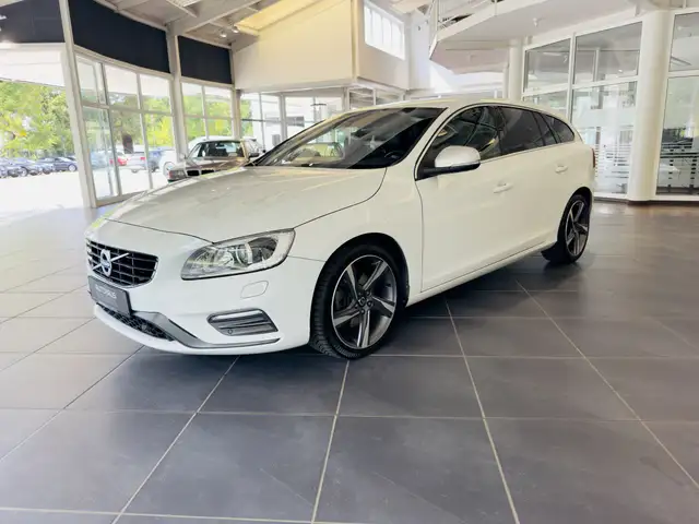 Volvo V60 view 3